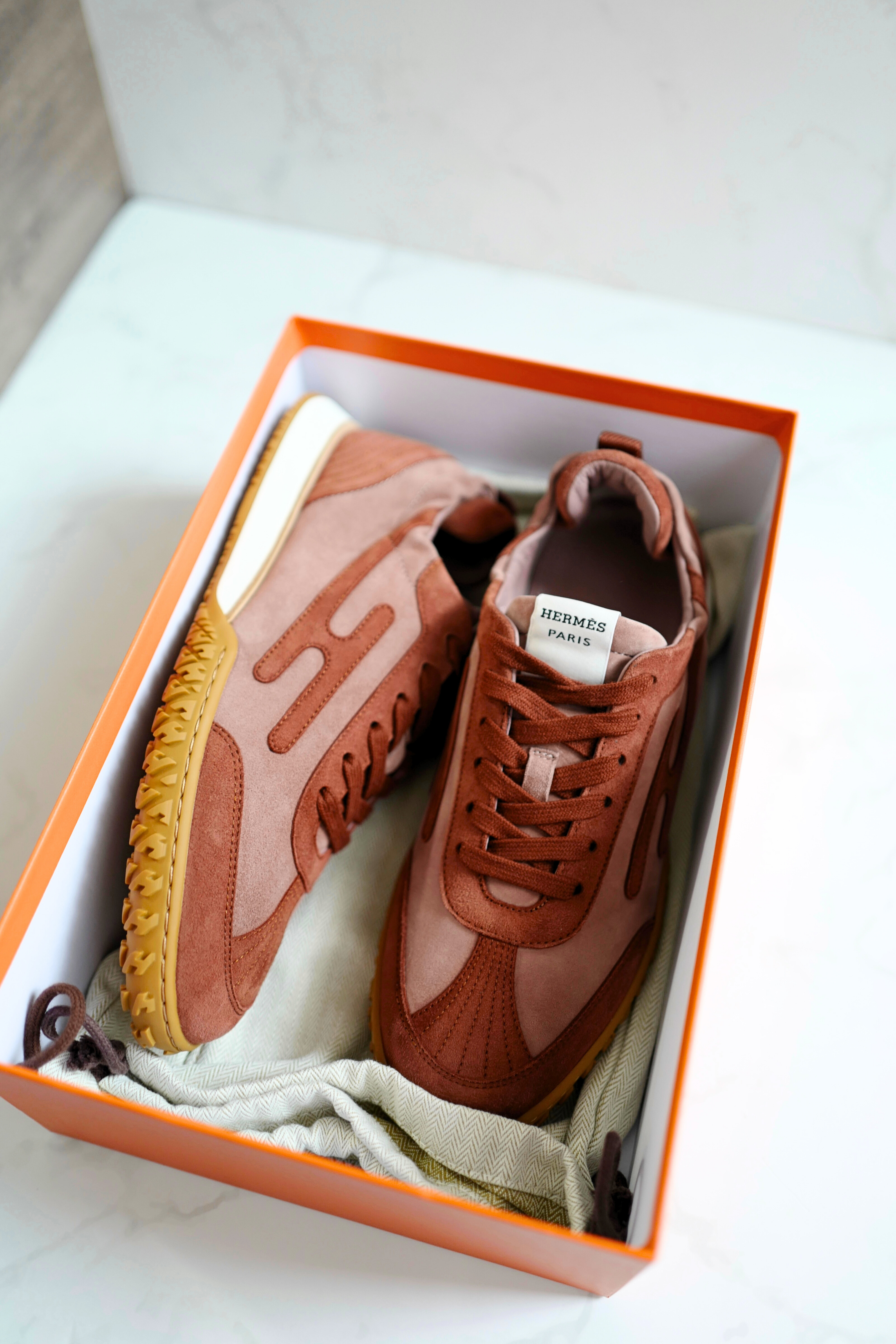 BNIB Hermes Women Sneakers Jet Velvet Rose Antique/Rouge size 38