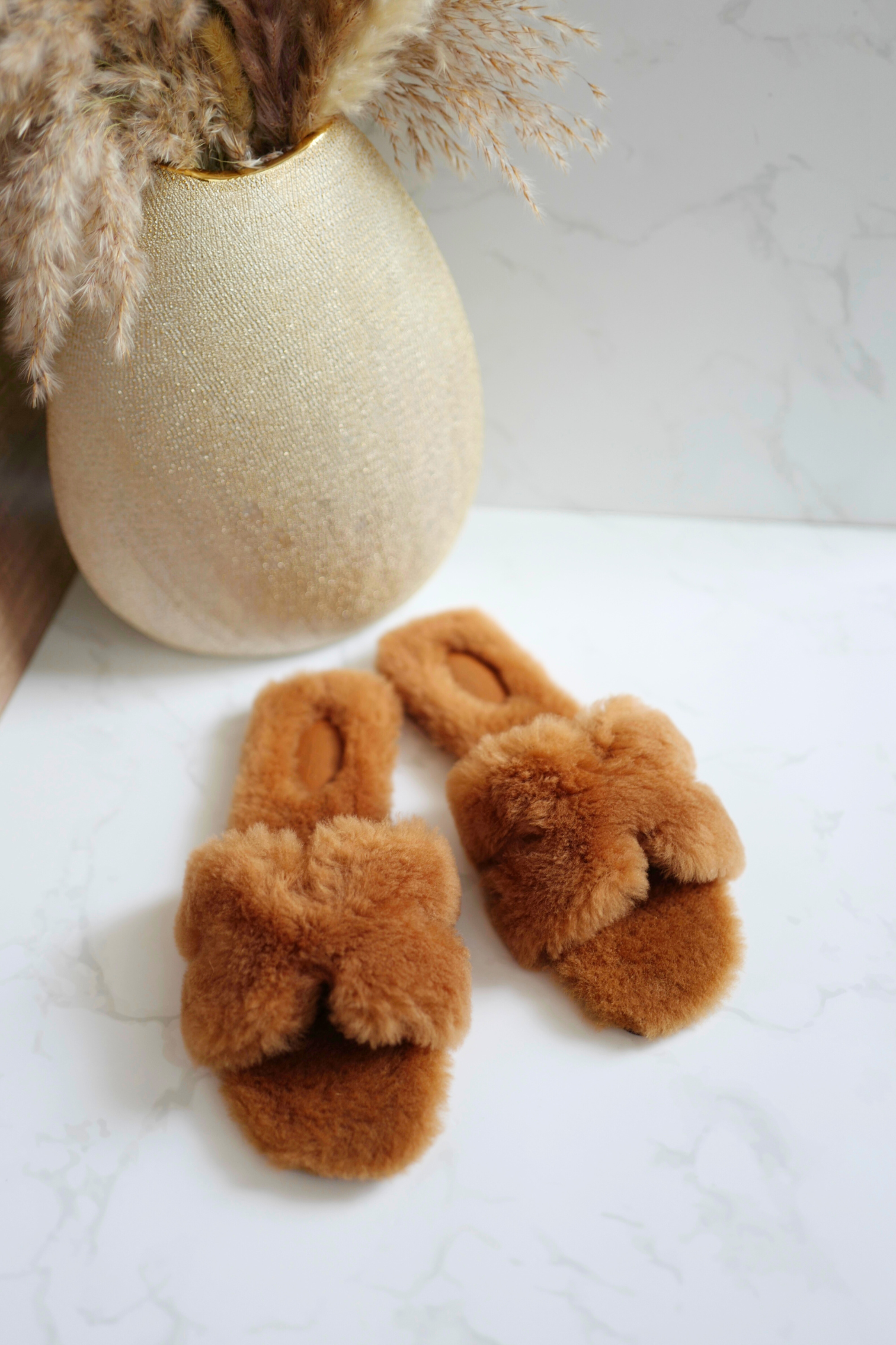 New Hermès Oran Sandal in Sheep Fur Naturel  Size 39