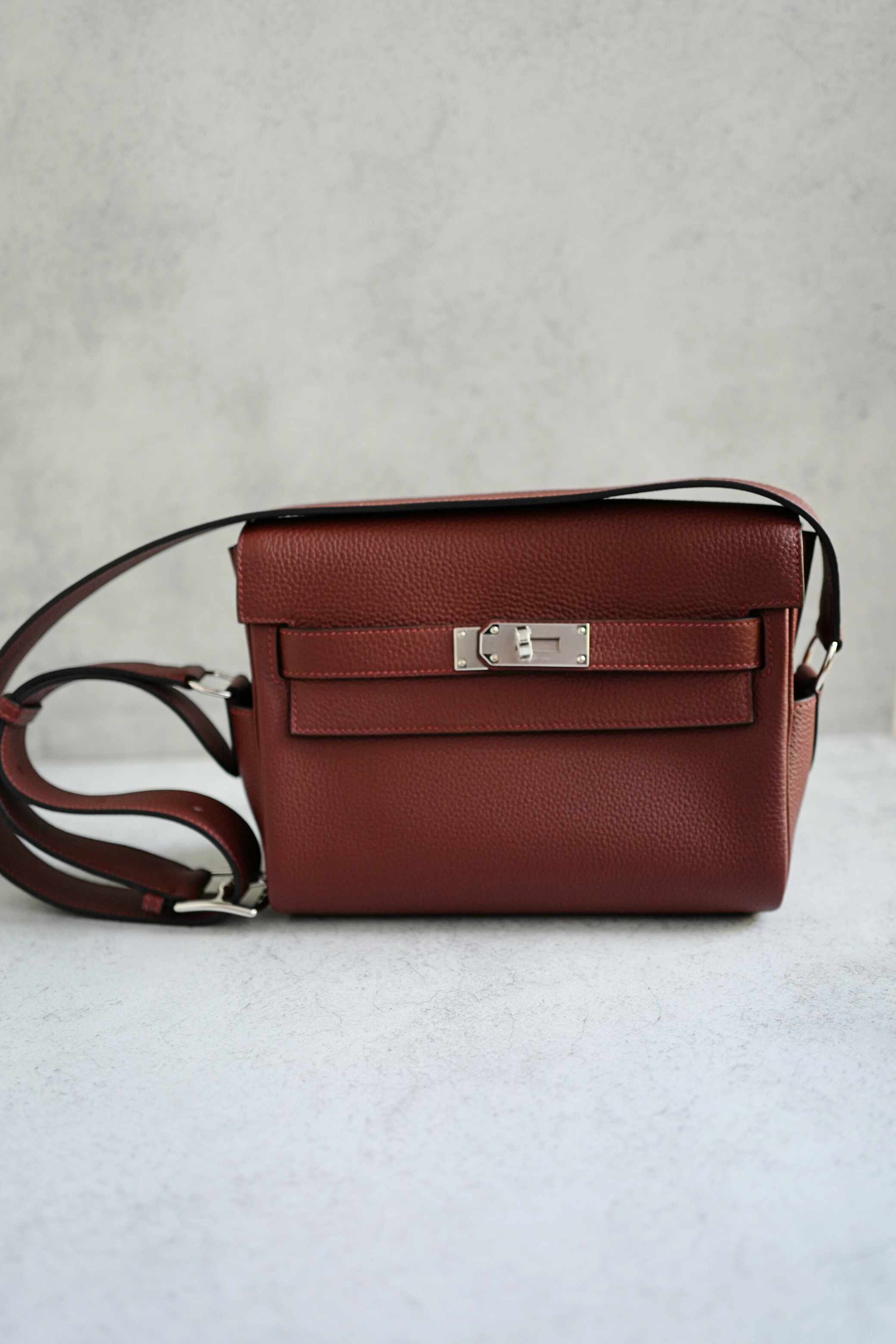 BNIB Hermès Kelly Messenger PM Rouge H Togo Leather Bag with Palladium Hardware