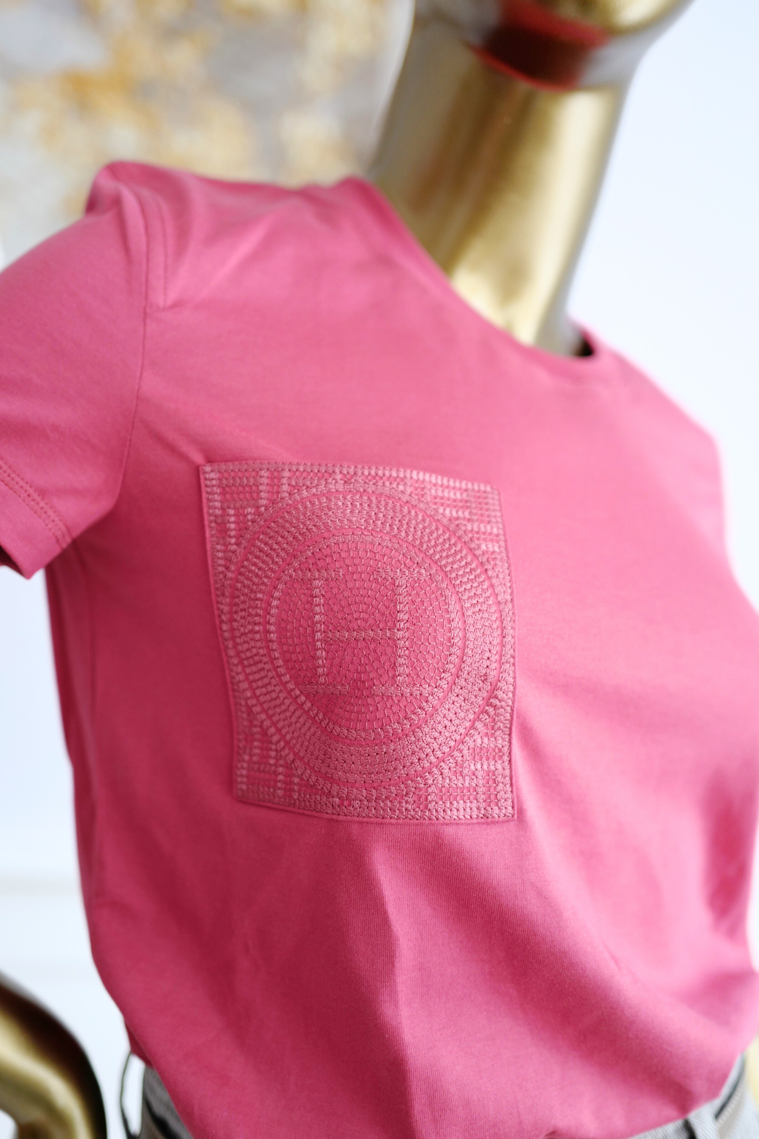 New Hermès Women’s Embroidered Pocket T-Shirt Rose Framboise Size 34