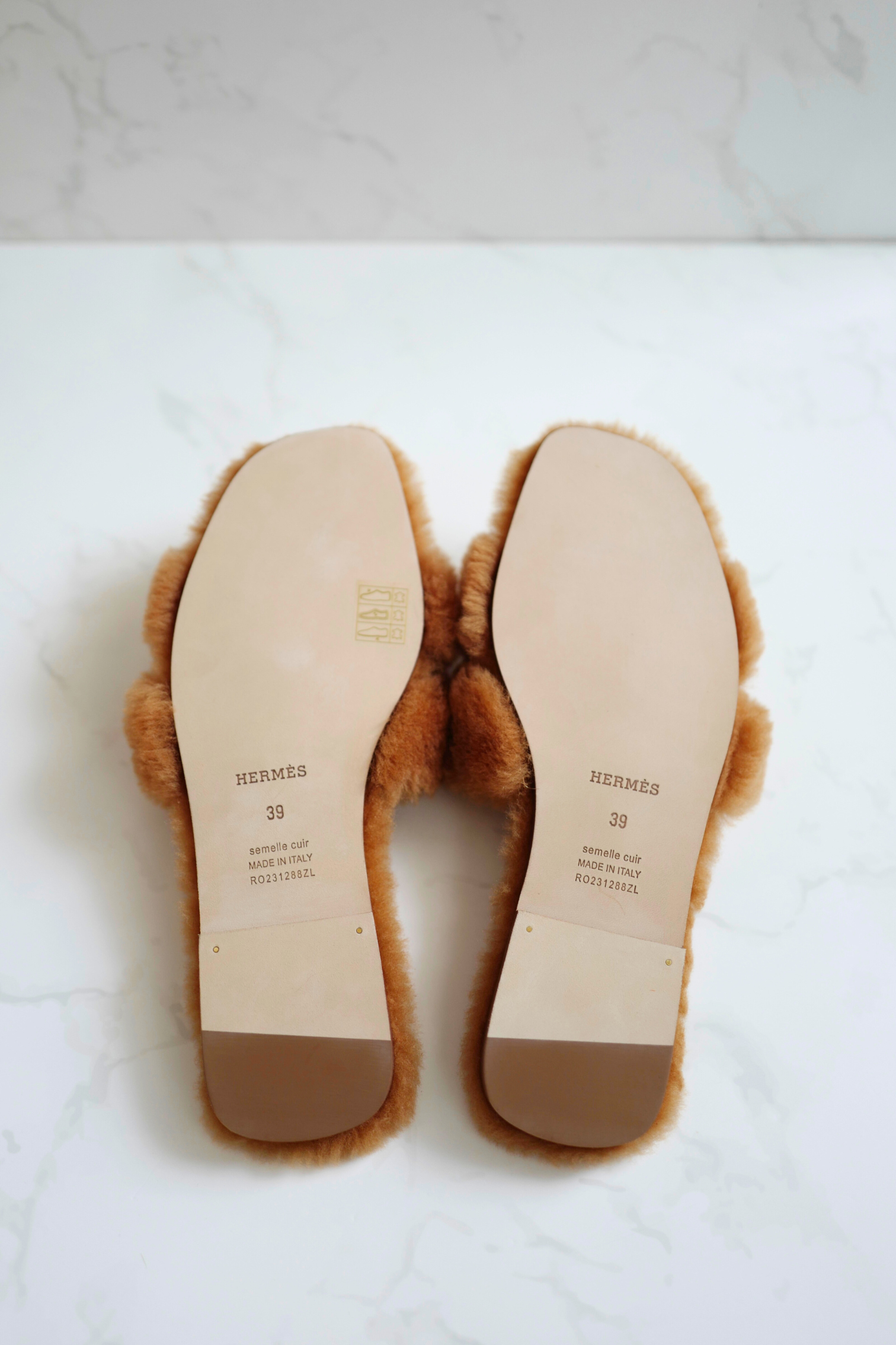 New Hermès Oran Sandal in Sheep Fur Naturel  Size 39