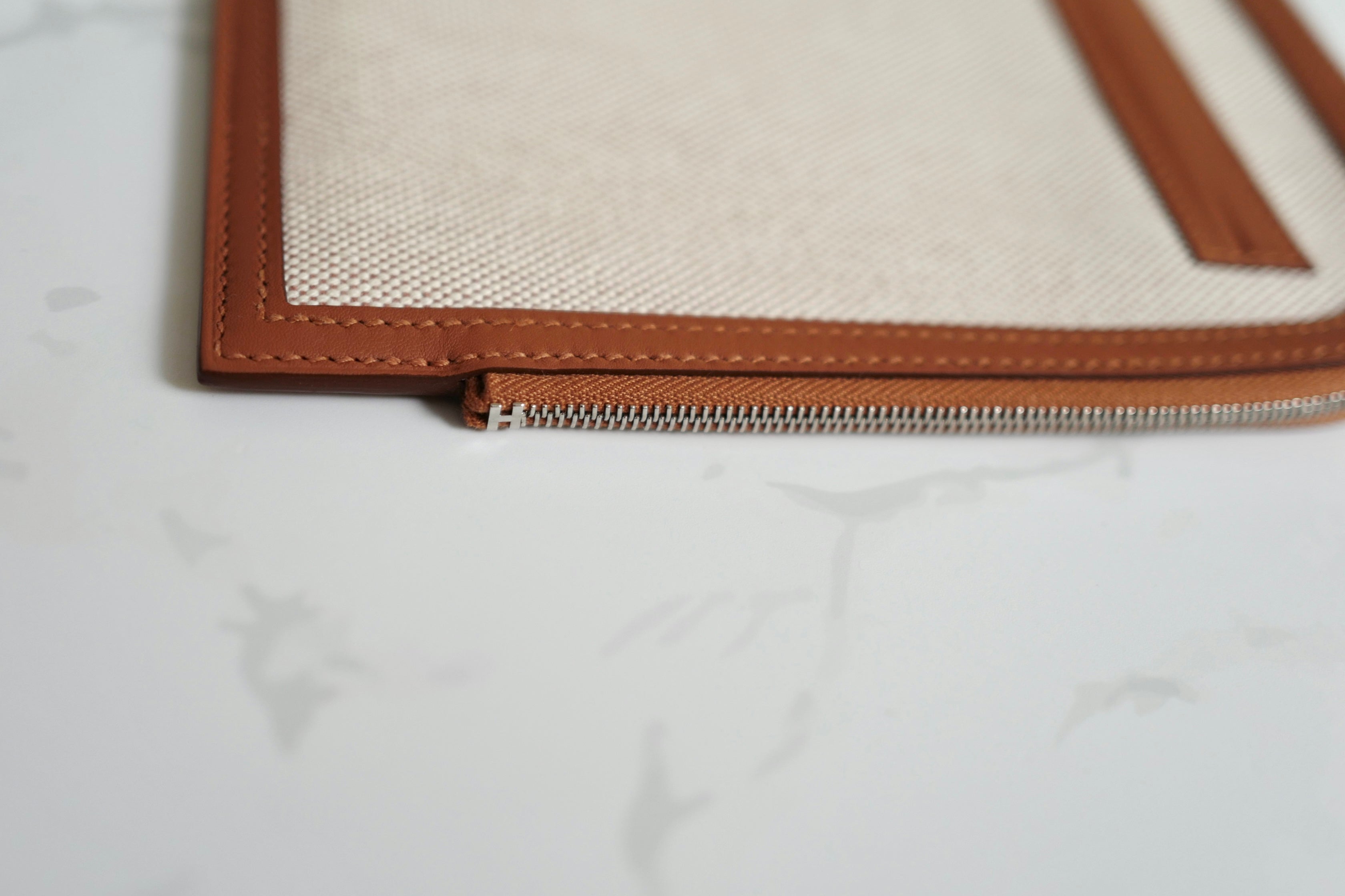 BNIB Hermès H Swift Canvas Cargo Travel Pouch in Ecru-Gold with Palladium HW