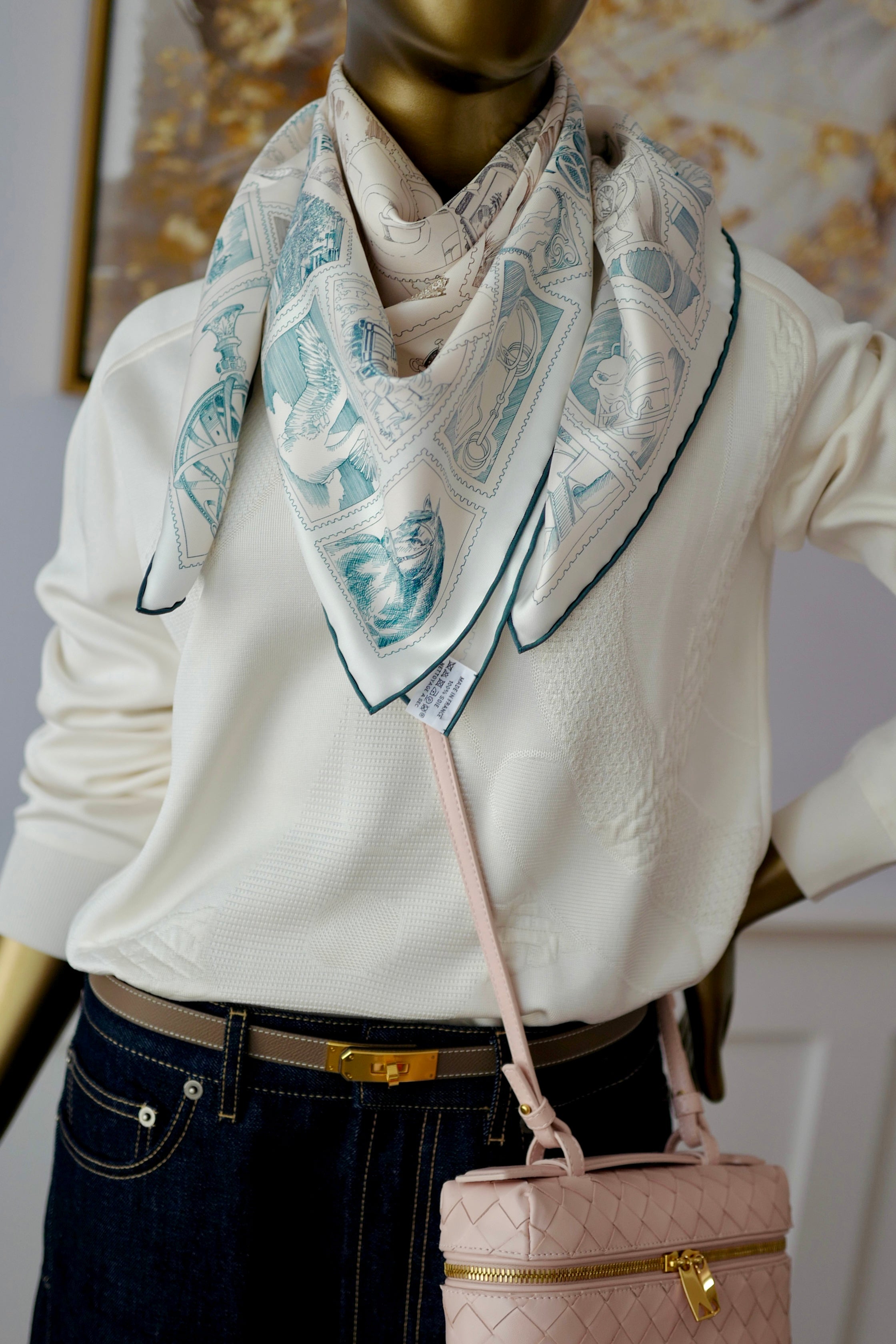 NEW Hermes Le Philateliste du Faubourg silk scarf 90 rose pâle / gris / blanc