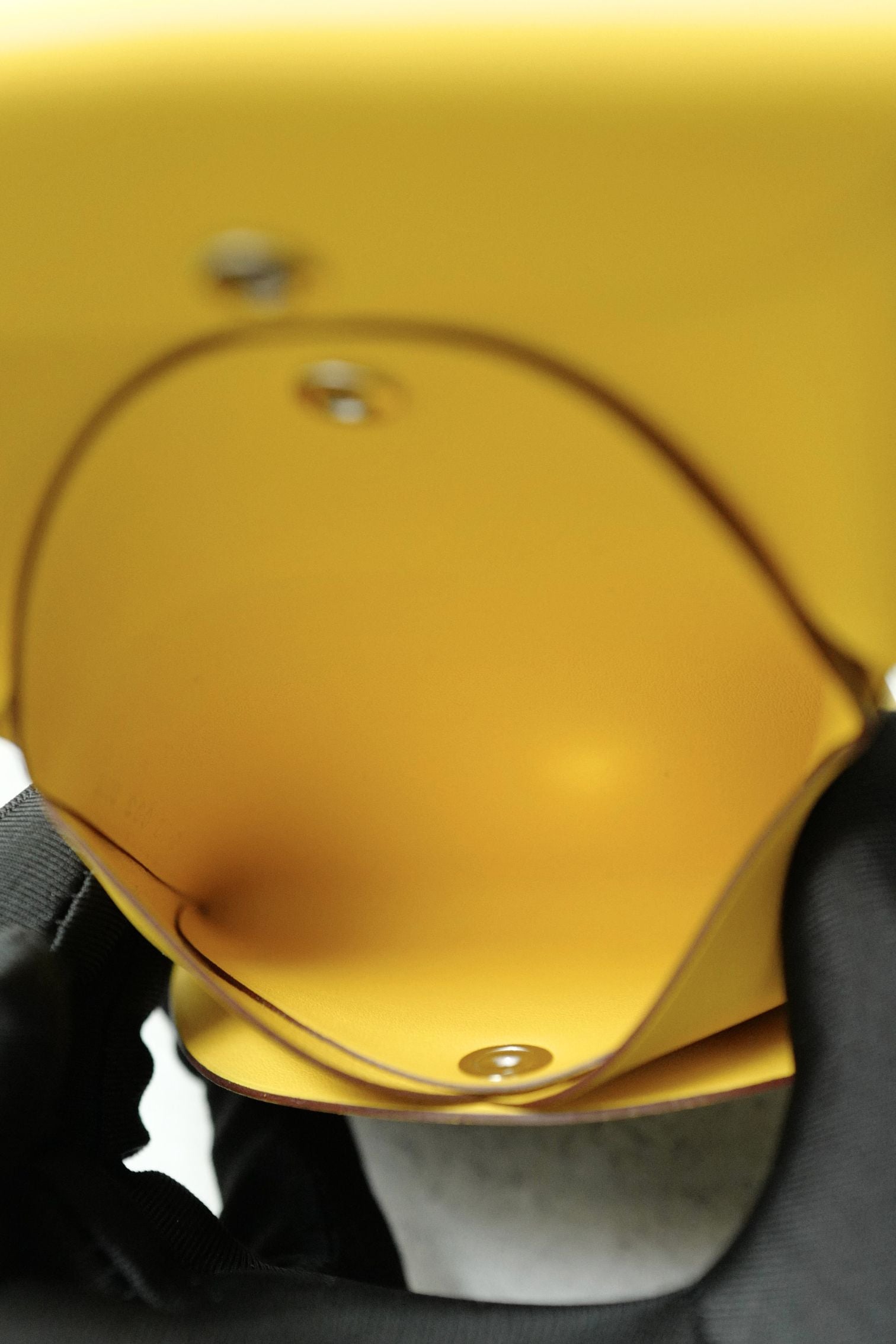 BNIB Limited Edition Hermès Calvi Duo Compact Card Holder Jaune De Naples PHW