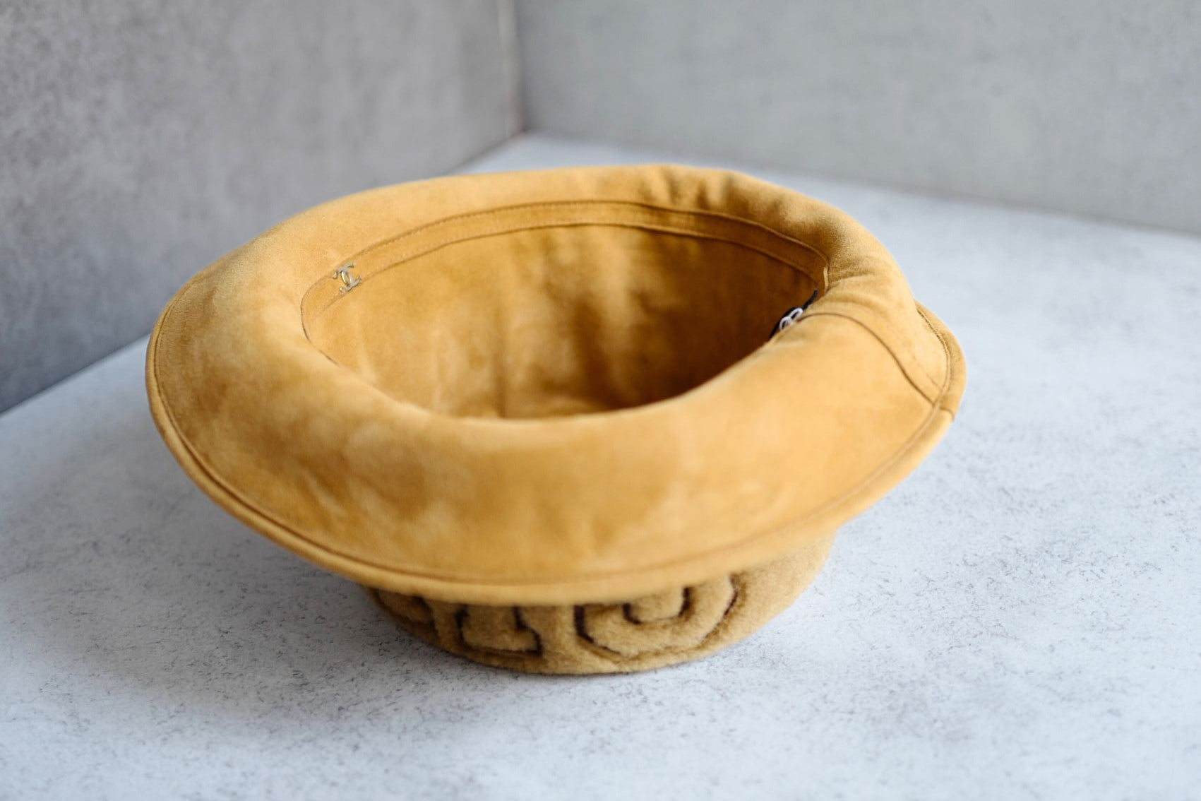 BNIB Chanel Bucket Hat Shearling Fur Beige Coco Neige 24N Size S