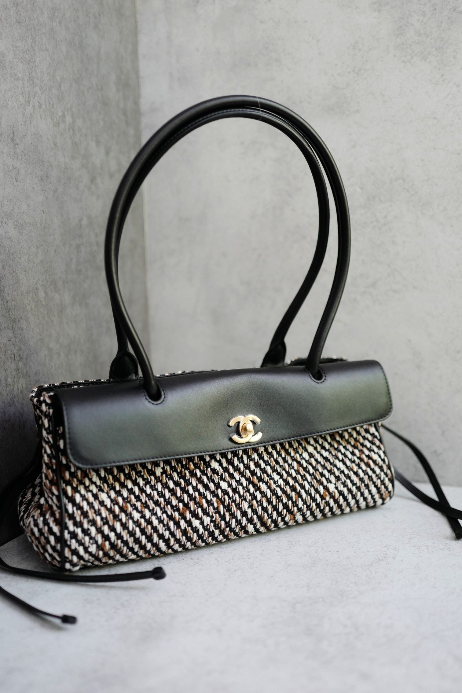 Chanel 26S Small Shopping Bag Matthieu Blazy Black Ecru Wool Gold Hardware