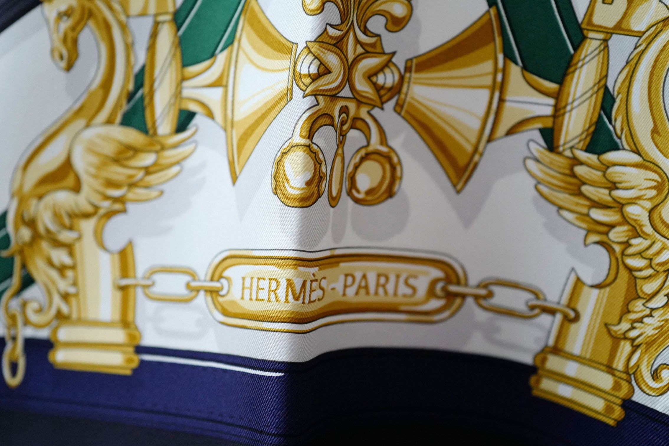 Hermès Harnais Legendaire Scarf Blanc/Vert Loden/Rouge Silk Twill 90