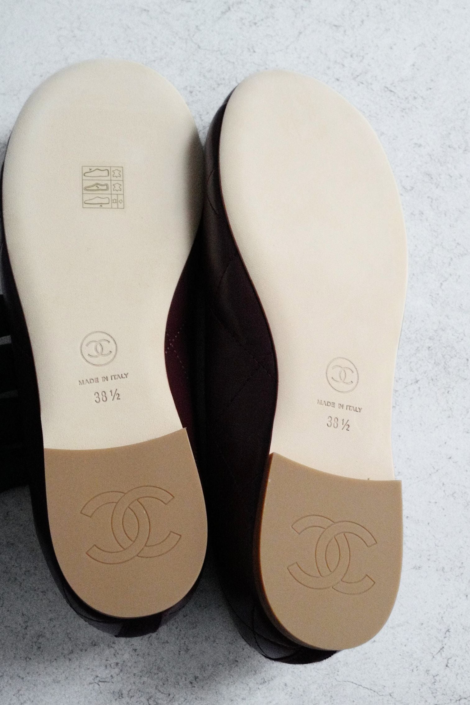 Chanel 26M Coco Beach Ballet Flats Burgundy White Lambskin Size 38.5