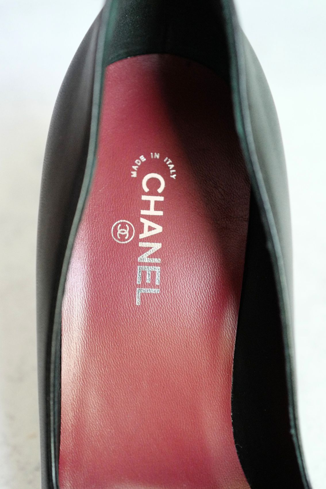 Chanel 26S Pumps Matthieu Blazy's Black/Green Lambskin Patent Calfskin Size 38c