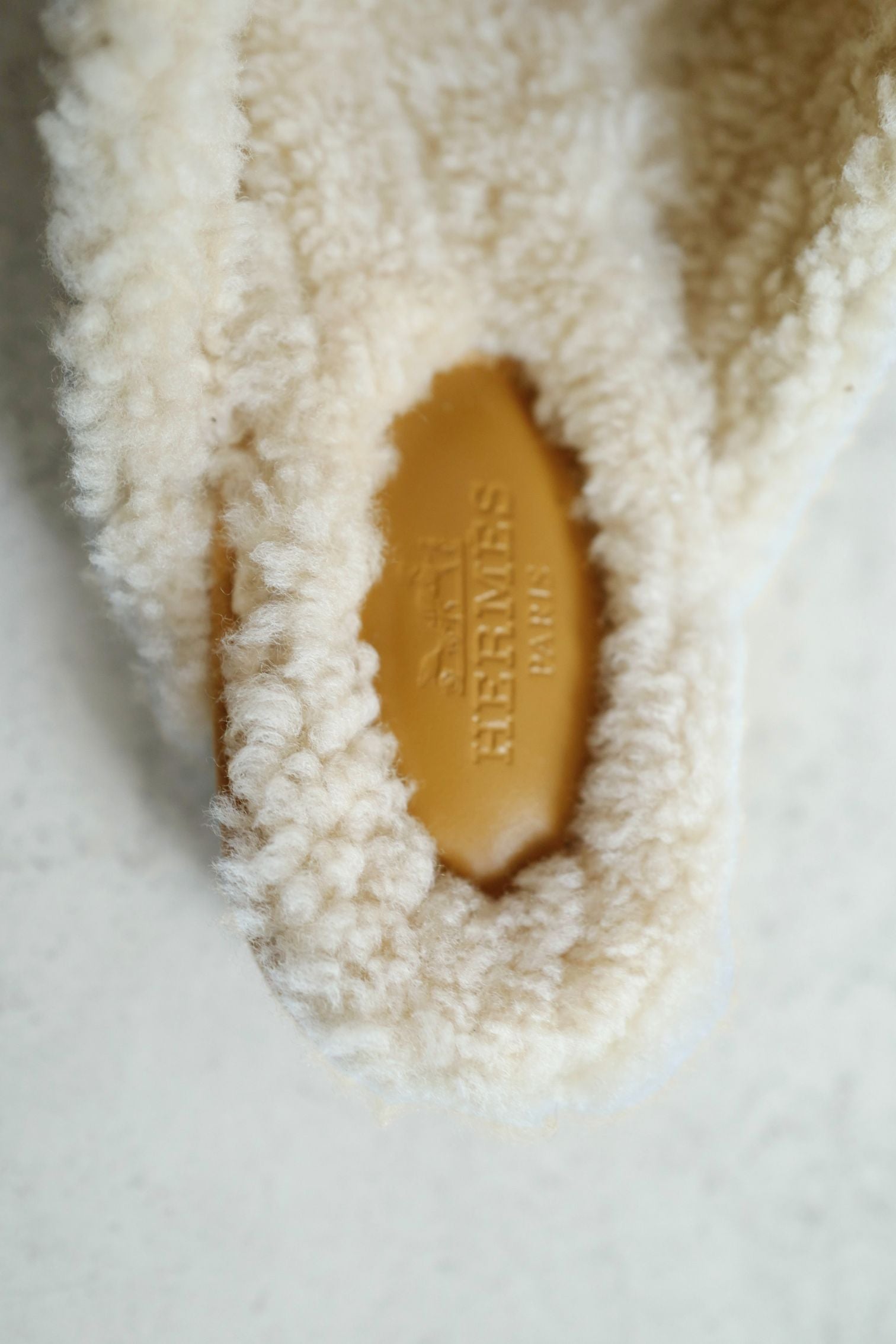 BNIB Hermes Oz Mule Shearling Miel / Ecru Suede Palladium Hardware size 38
