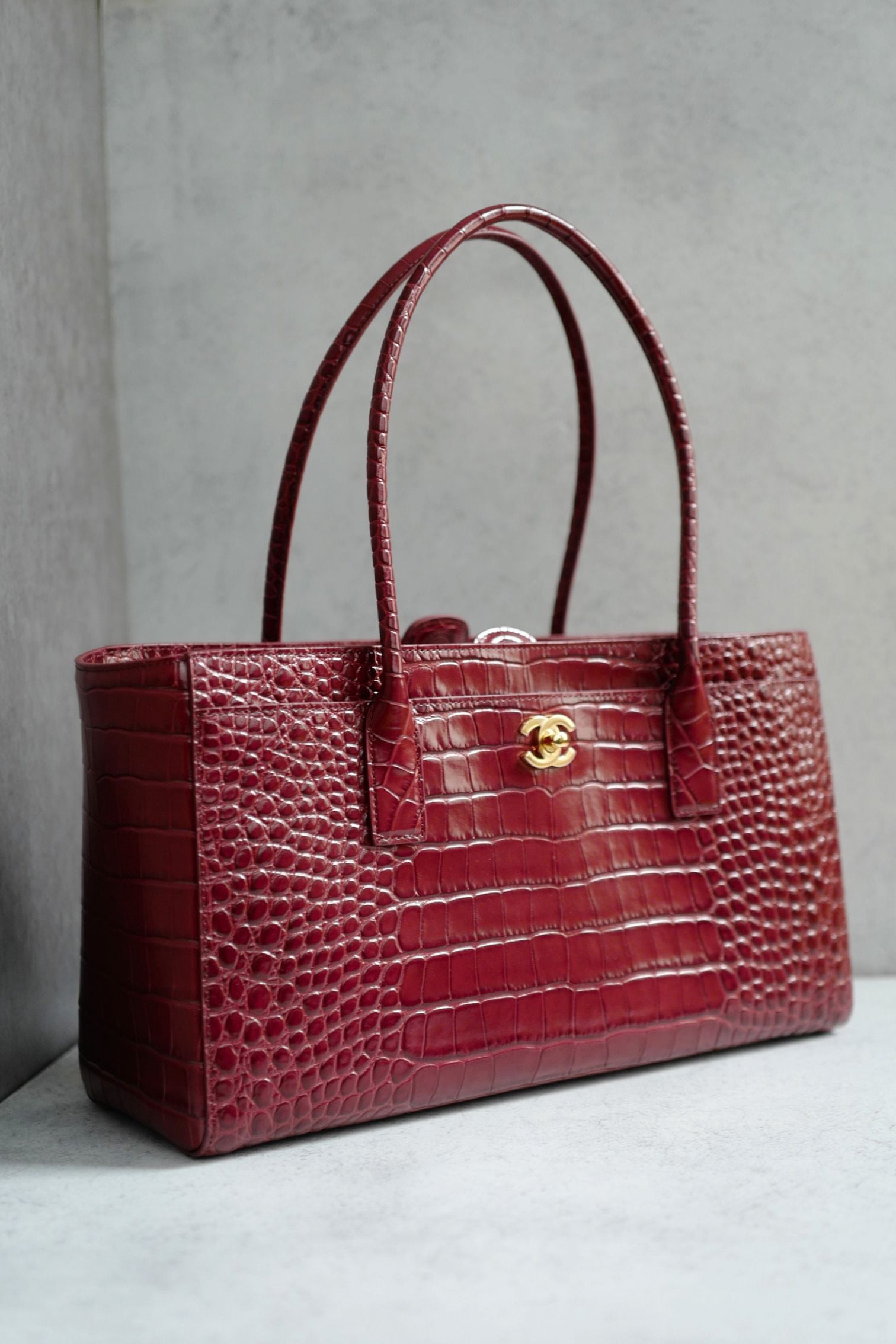 Chanel 26S Matthieu Blazy's Small Tote Red Crocodile Embossed Calfskin GHW