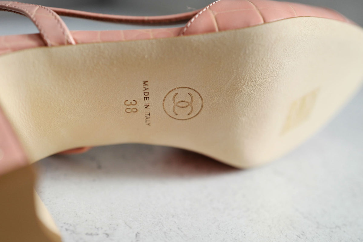 Chanel 26K Slingbacks Heels Rose Clair Croc Embossed Calfskin Size 38