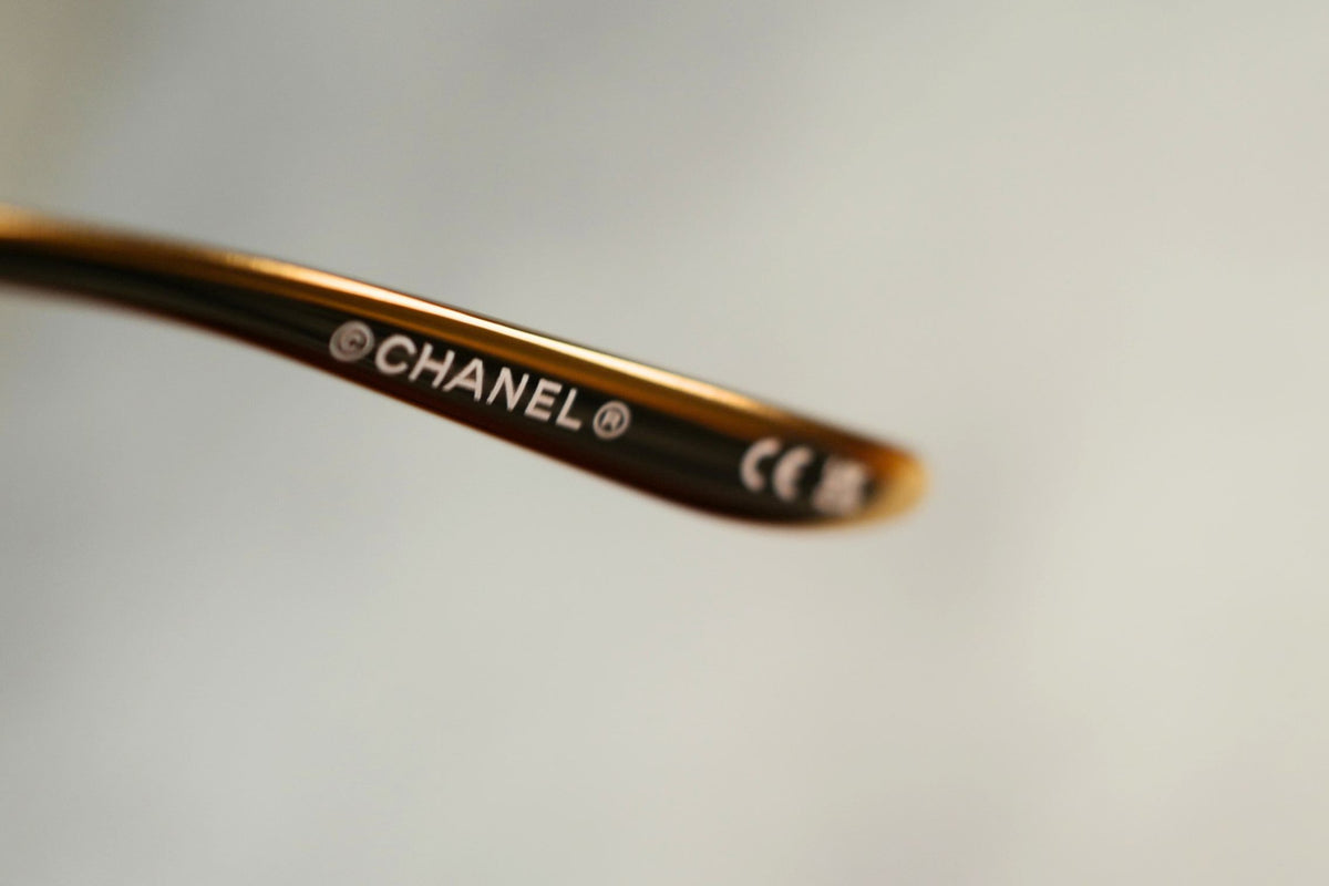 CHANEL 26K Fall/Winter Oval Sunglasses Blanc Acetate Frame Gray Lens 19mm