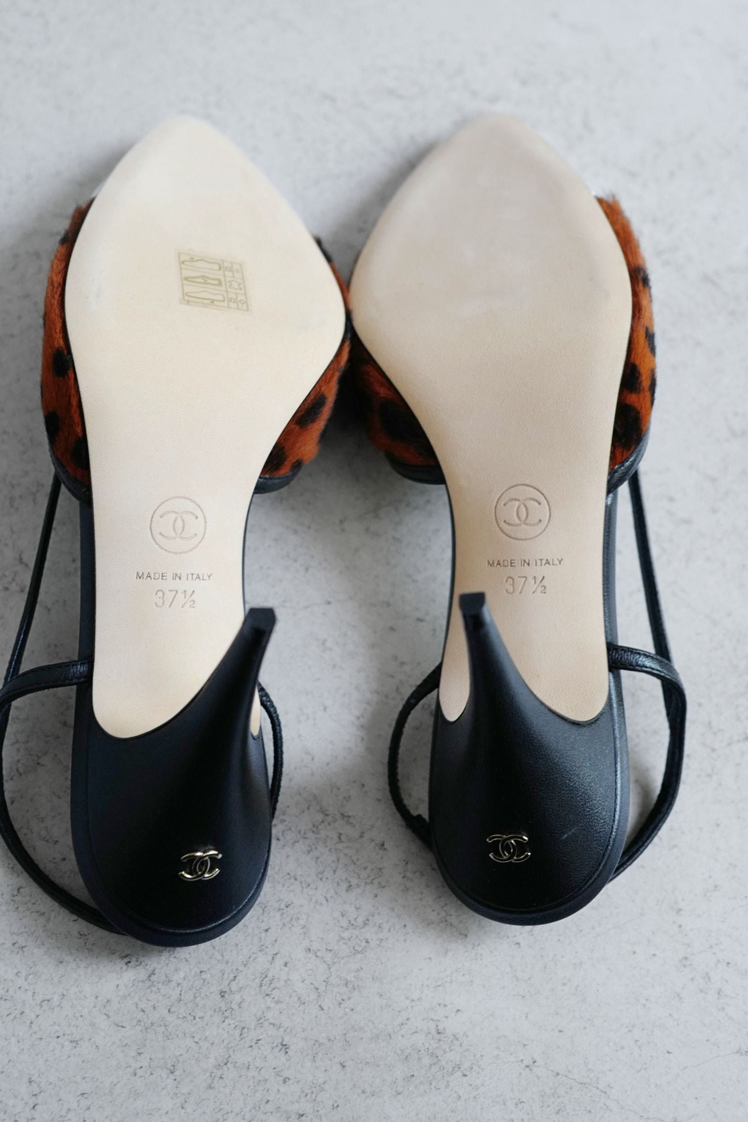Chanel 26A Métiers d’Art Slingback Heels Brown/Black/White Leopard size 37.5