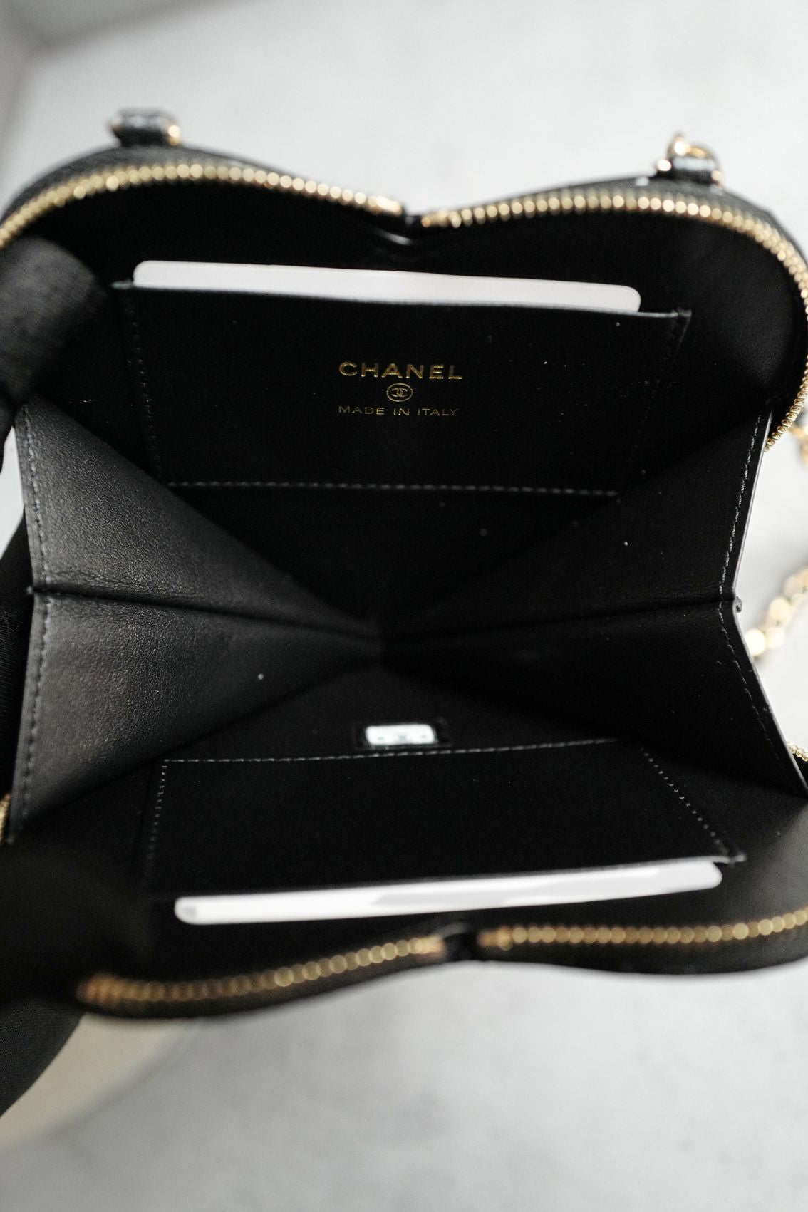 CHANEL 23P Patent Calfskin Quilted CC Heart Clutch With Gold Hardware BNIB Limited Edition