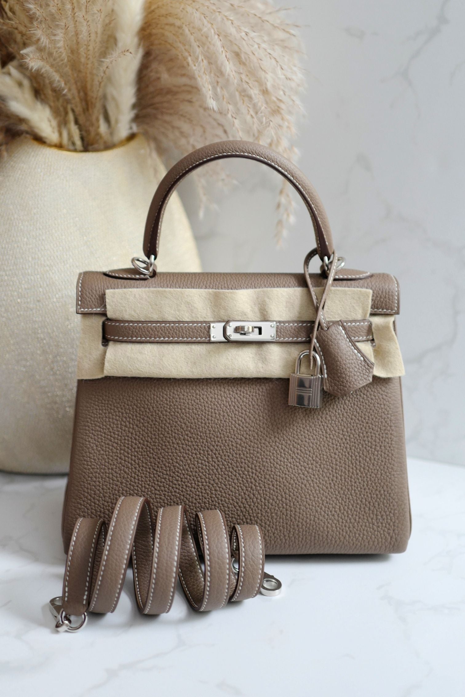 BNIB Hermes Kelly 25 Etoupe Togo Palladium Hardware G Stamp 2026