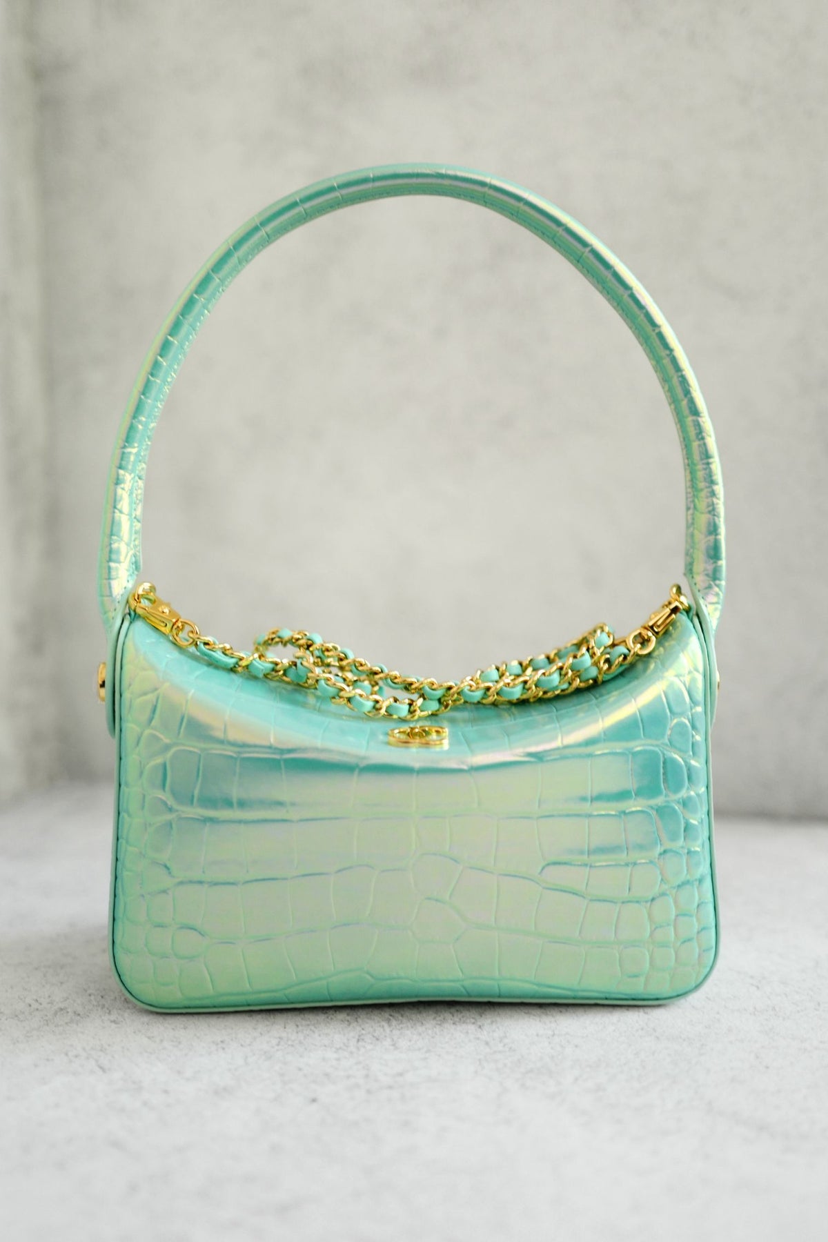 NEW Chanel 26K Clutch With Chain Turquoise Croc Embossed Calfskin GHW