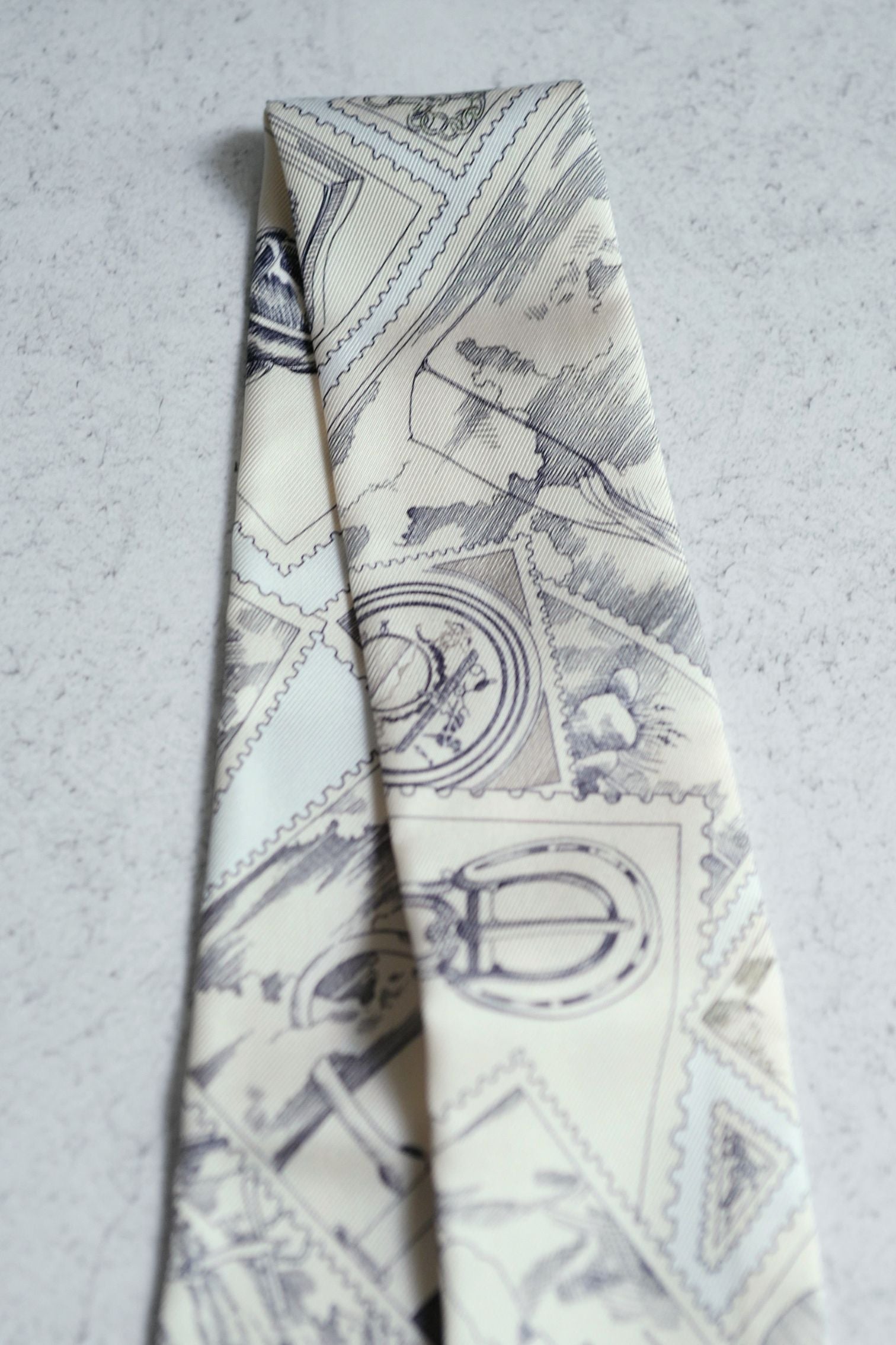 NEW Hermès Le Philateliste du Faubourg Twilly Parchemin / Graphite / Gris 100% Silk