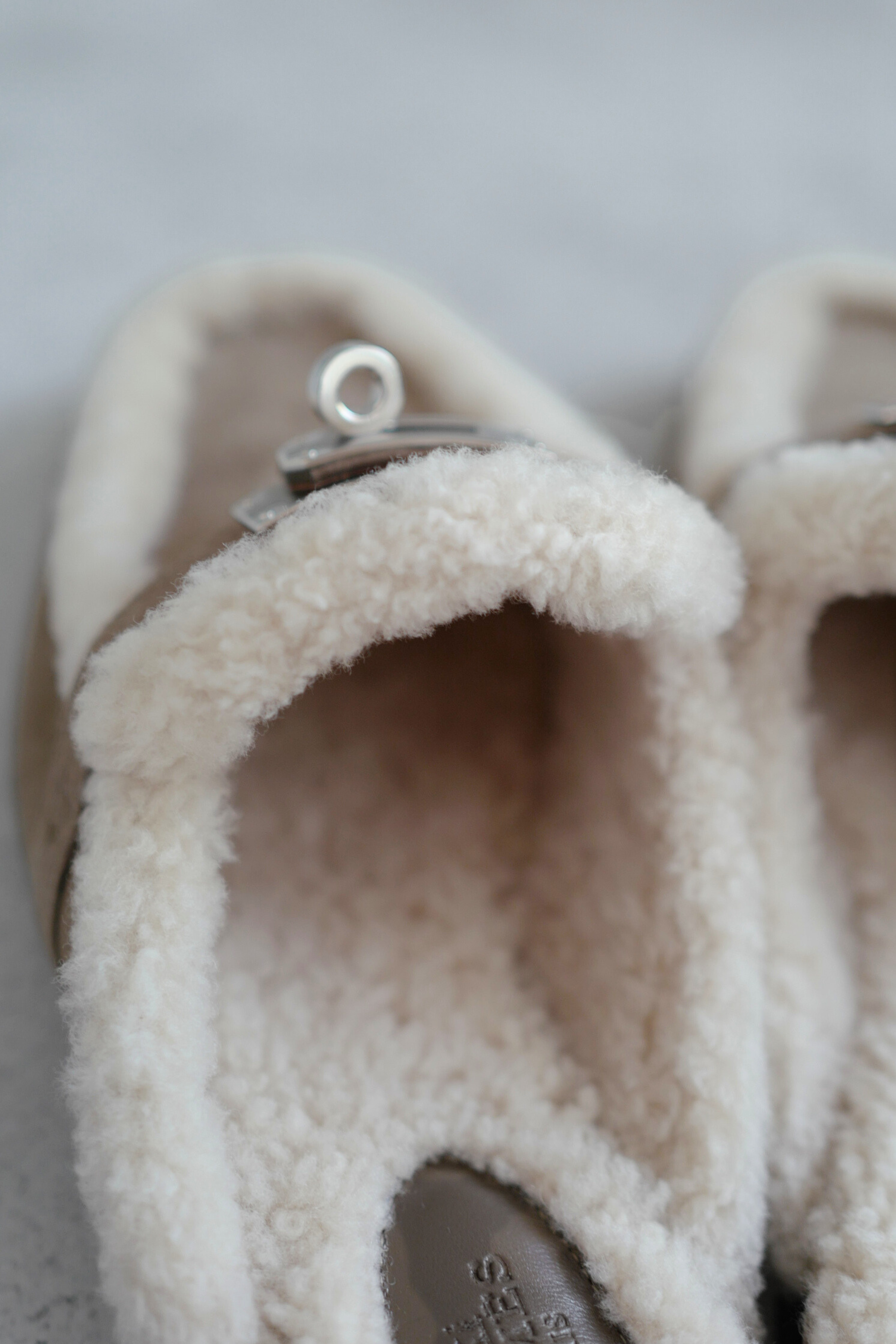 Hermès Oz Mule Etoupe/Ecru Suede Goatskin & Shearling with Palladium Kelly Buckle Size 38