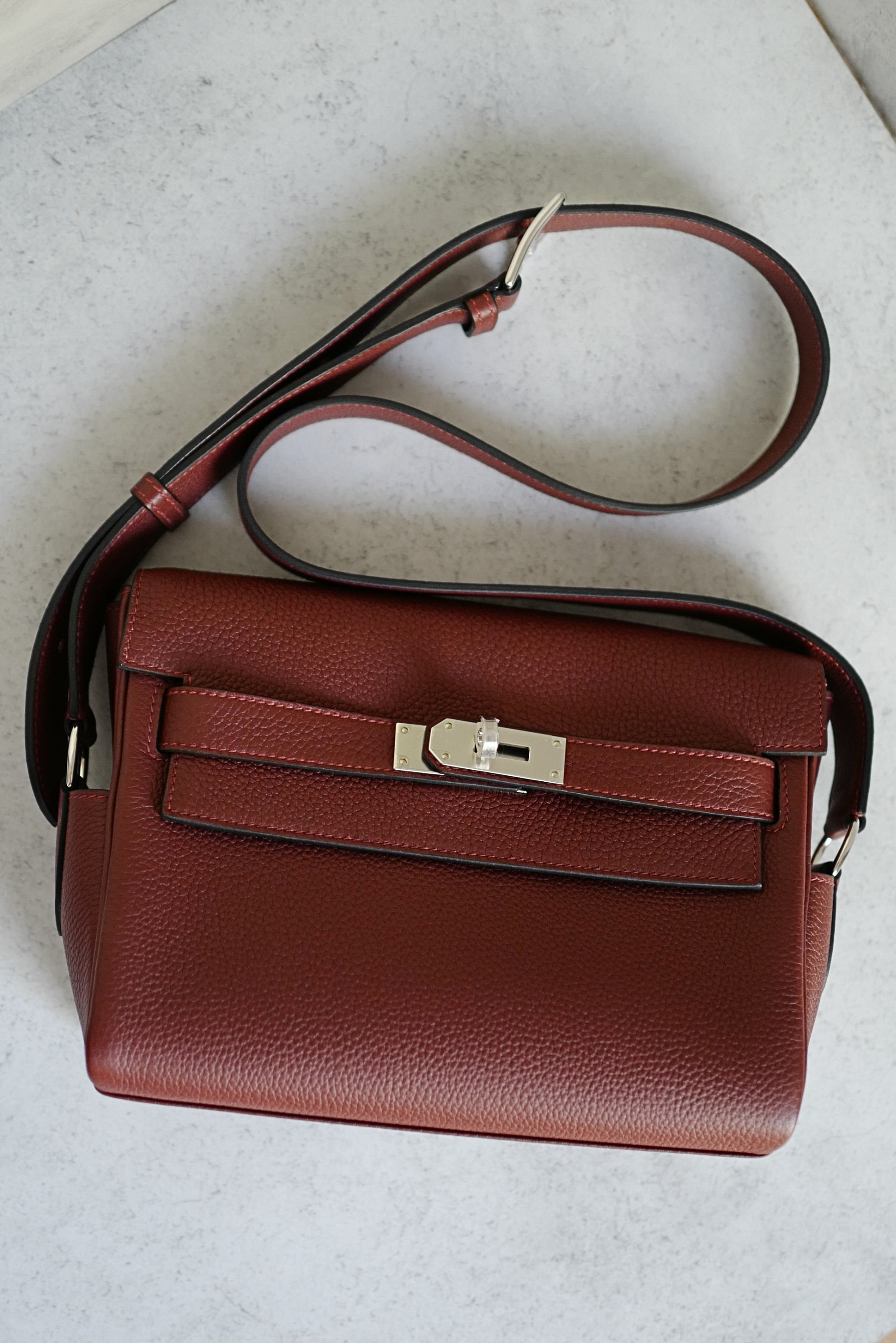 BNIB Hermès Kelly Messenger PM Rouge H Togo Leather Bag with Palladium Hardware