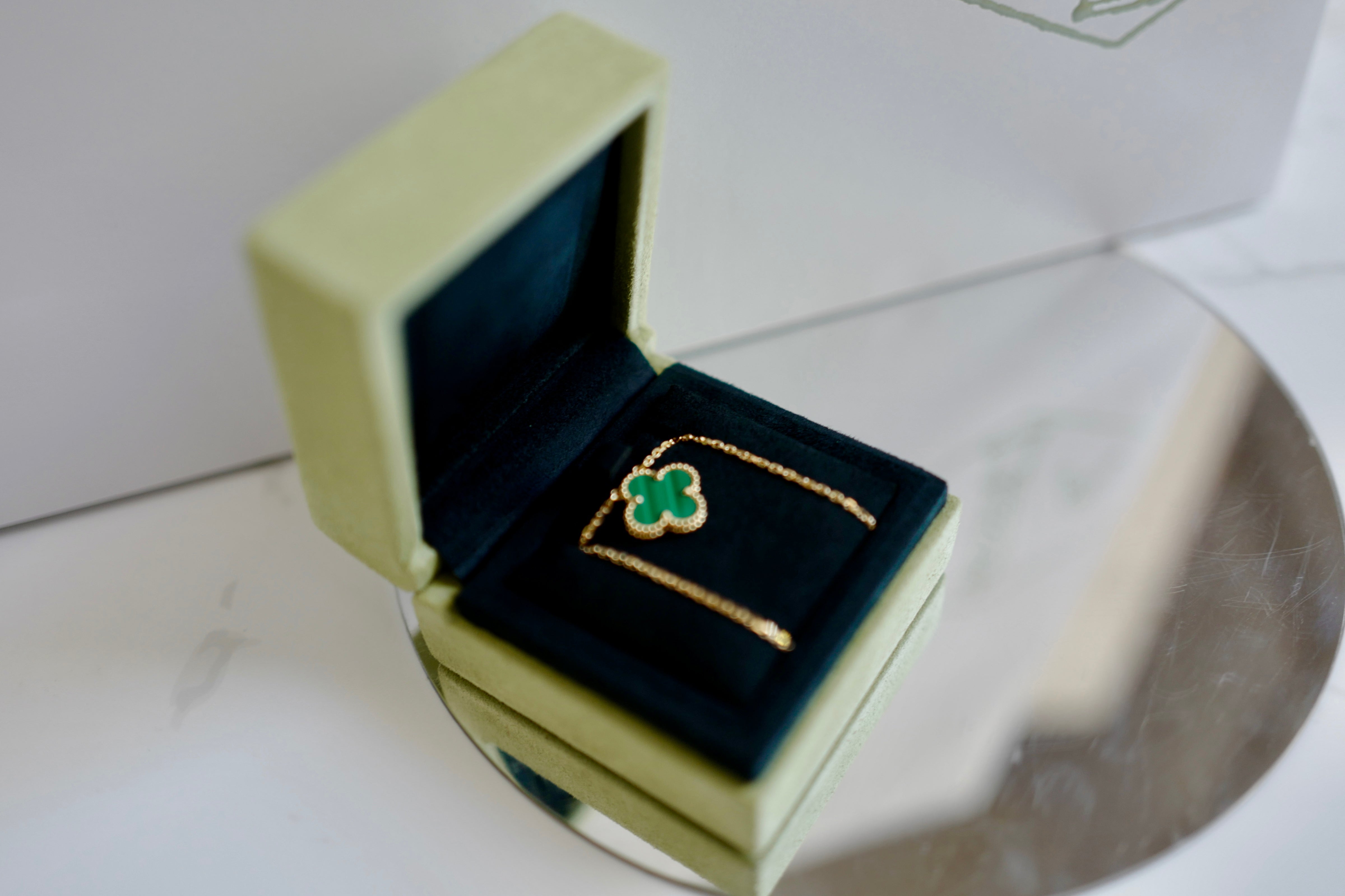 BNIB Van Cleef & Arpels Alhambra Malachite Pendant Necklace in 18K Yellow Gold
