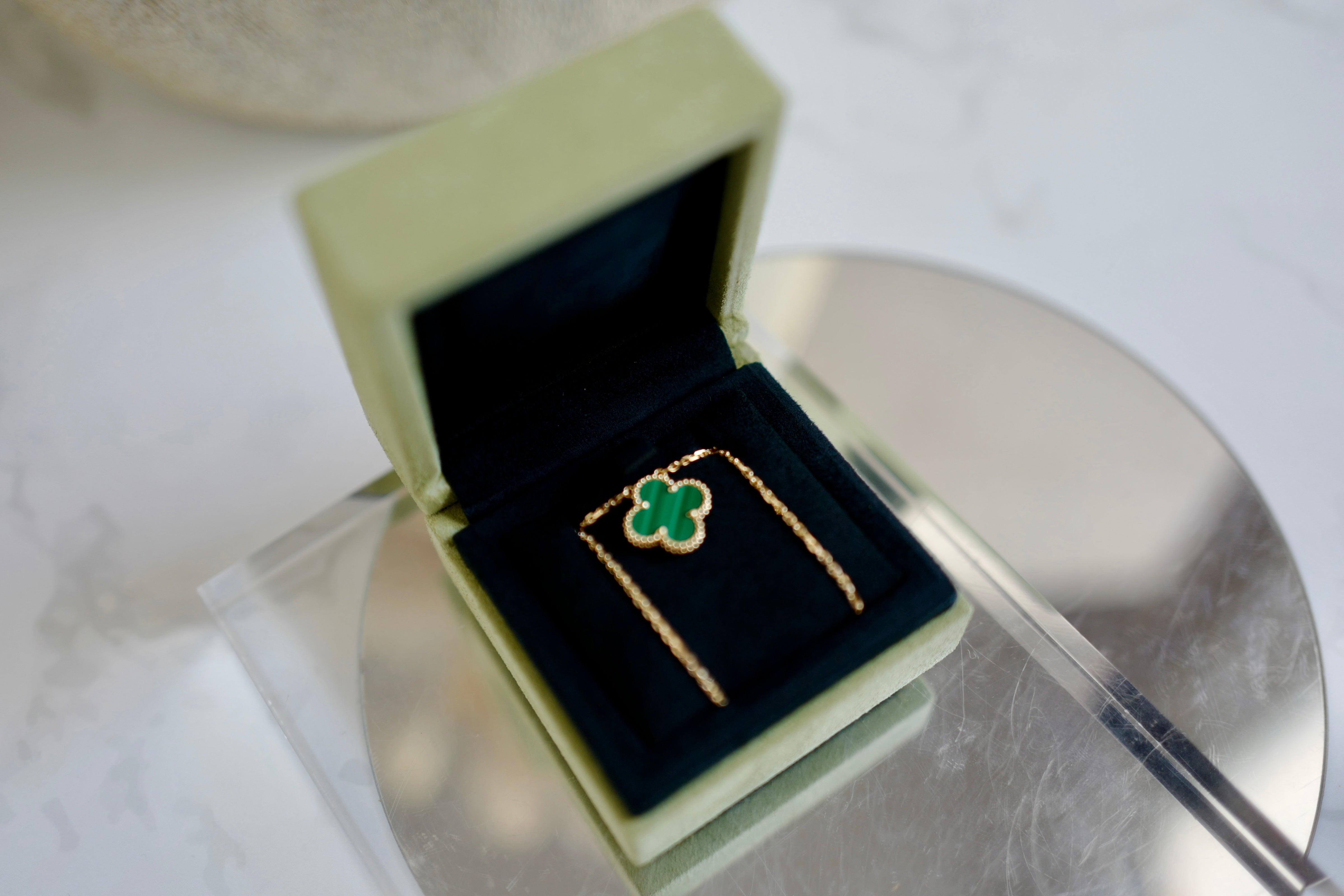 BNIB Van Cleef & Arpels Alhambra Malachite Pendant Necklace in 18K Yellow Gold