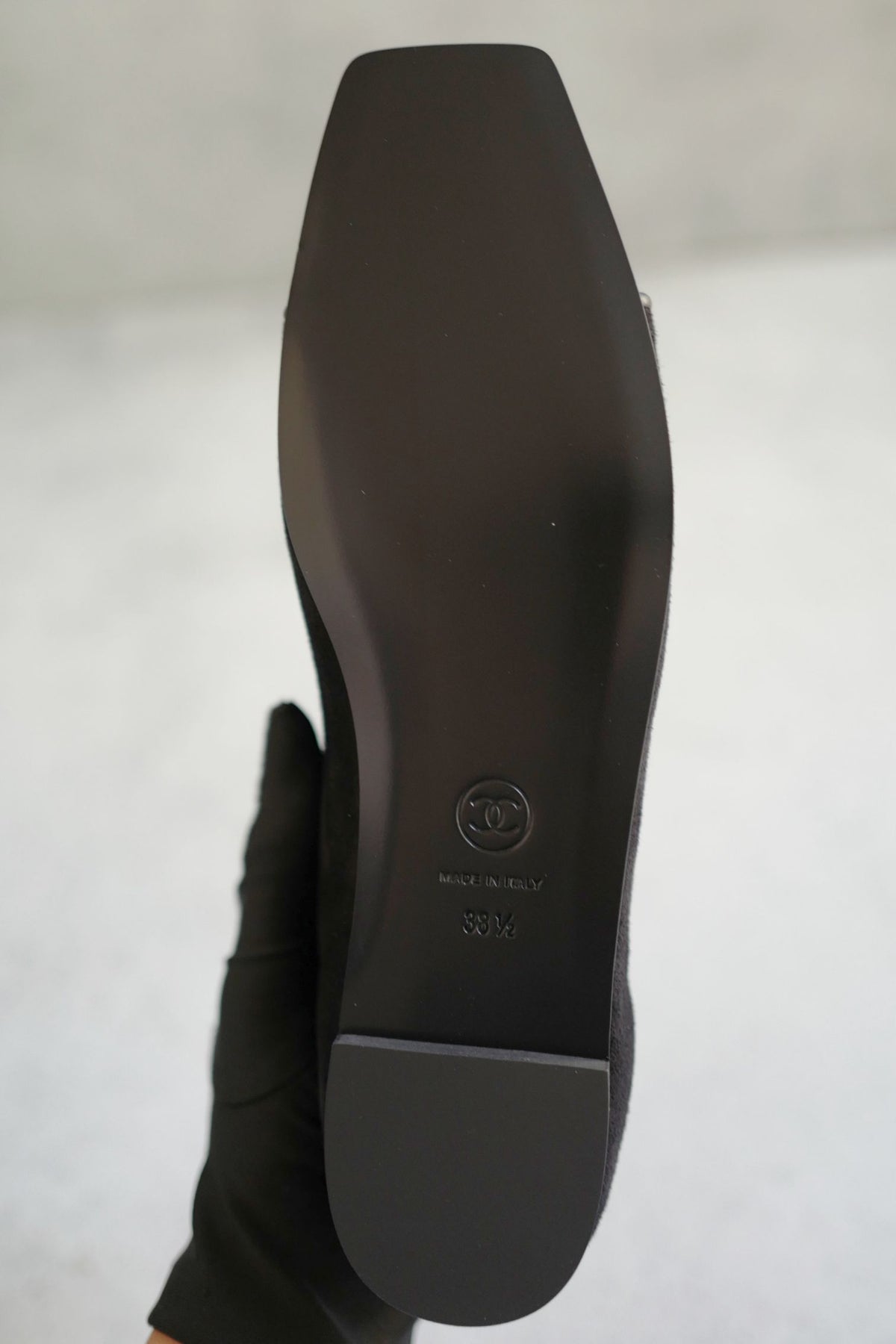 NEW Chanel 26K Flat Shoes Mary Jane Black White Suede Goat &Calfskin Size 38.5