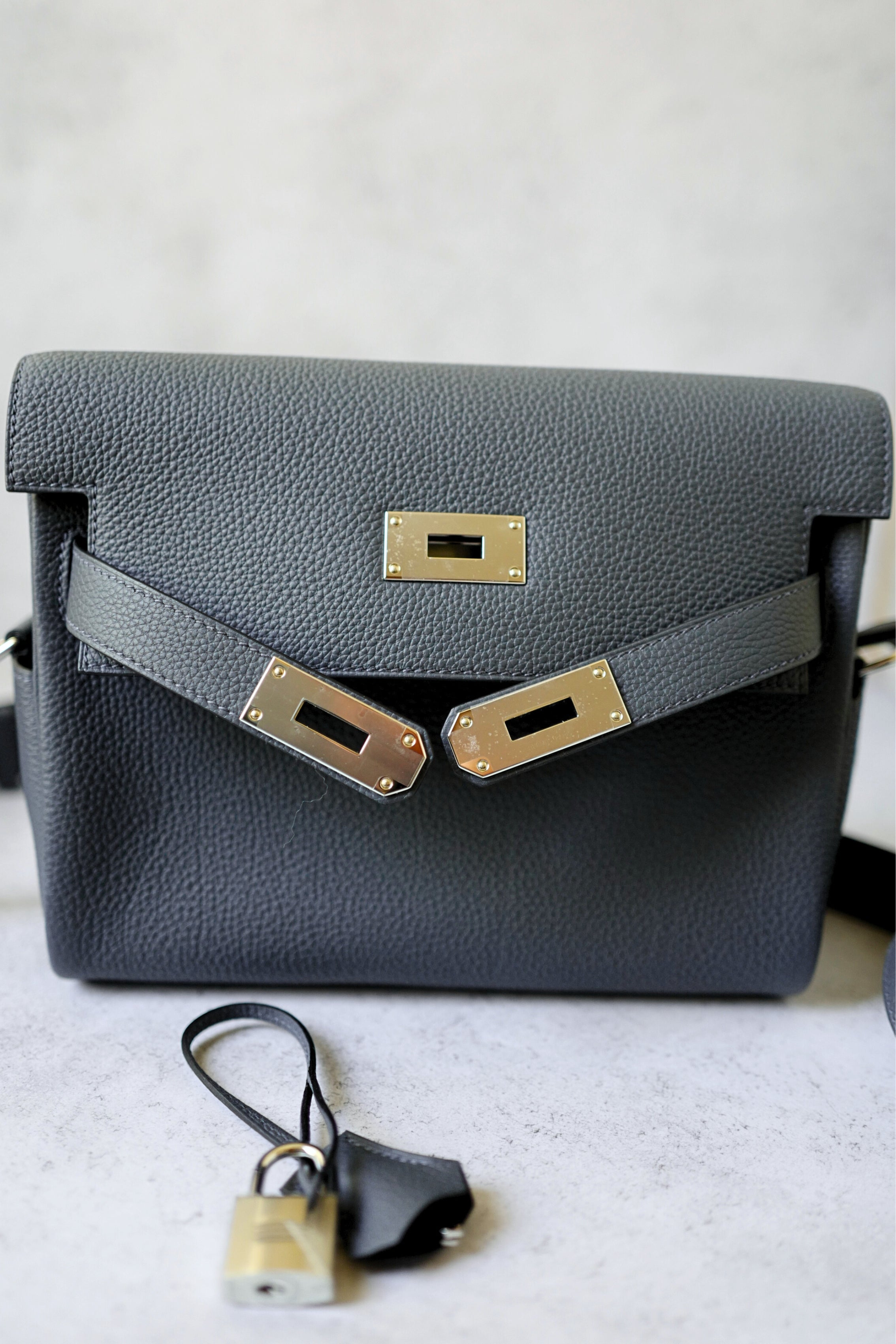 BNIB Hermès Kelly Messenger PM Veau Togo Bag Gris Misty Palladium Hardware