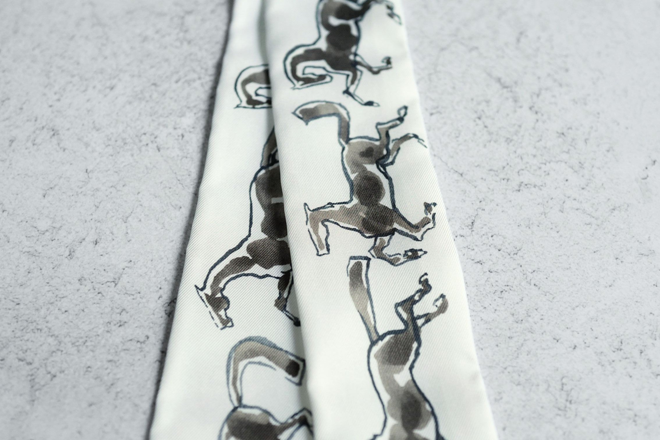 Hermès Chevaux en Liberte Twilly Blanc / Vert de Gris / Bronze 100% Silk