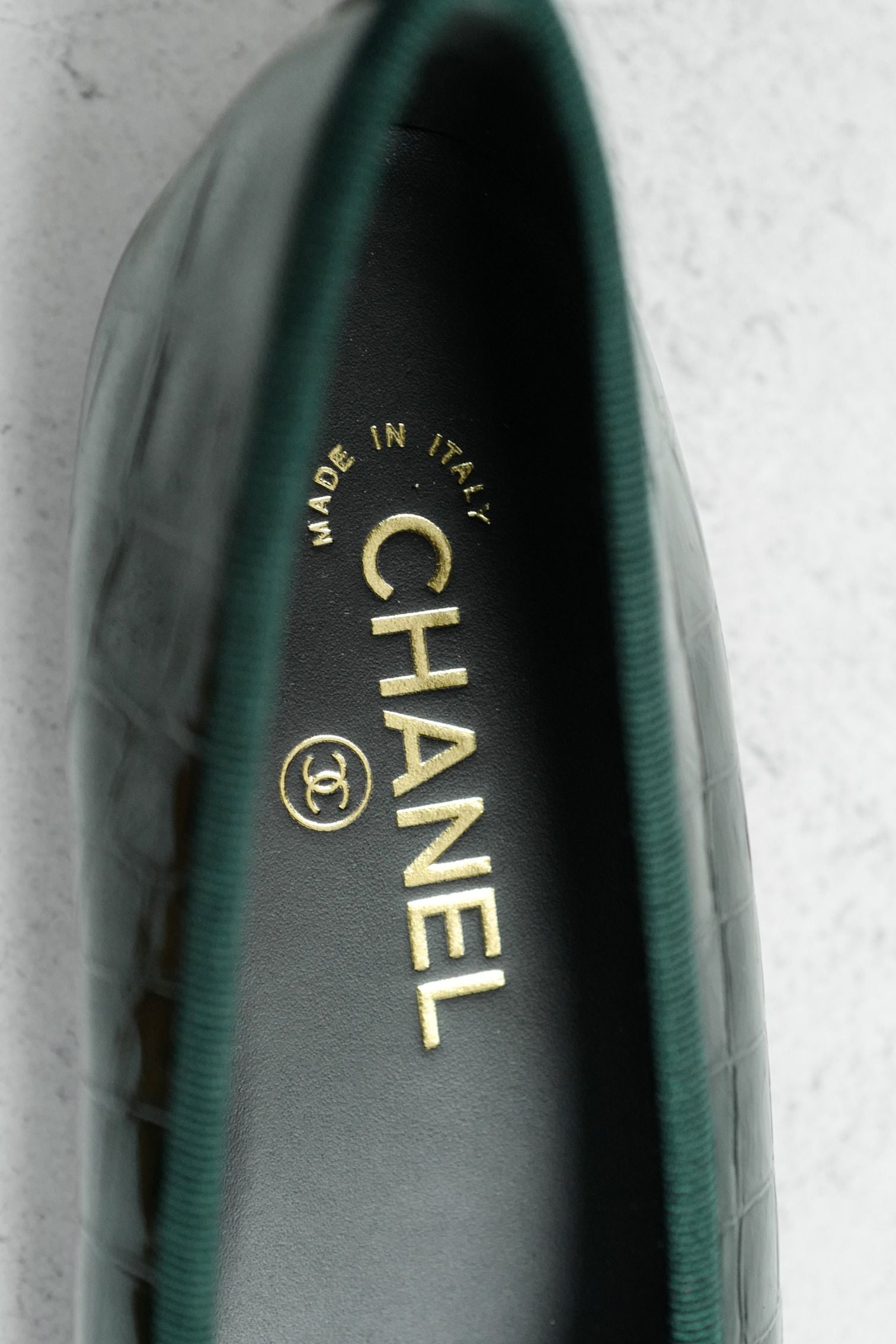 Chanel 26A Matthieu Blazy Ballet Flats Croc Patent Calfskin Dark Green Black 37