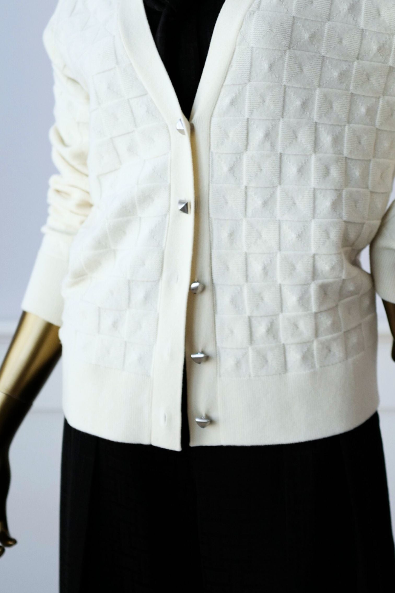 Hermès Maille Médor Softerwear Blanc Naturel Knit Cardigan Button Front Size 38