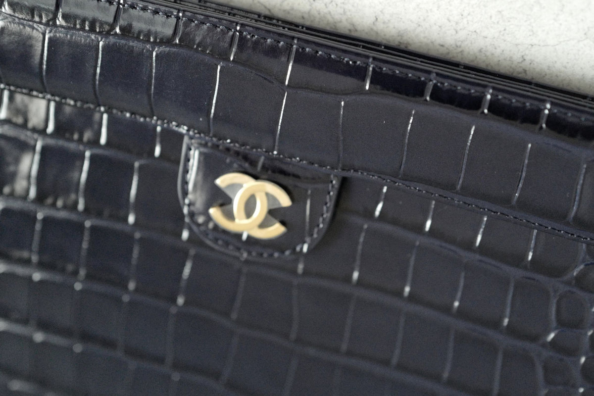 NEW Chanel 26K Clutch Navy Blue Crocodile Embossed Calfskin Leather GHW