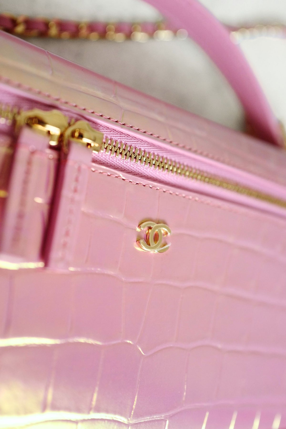NEW Chanel 26K Vanity with Chain Rose Crocodile Embossed Calfskin Leather GHW