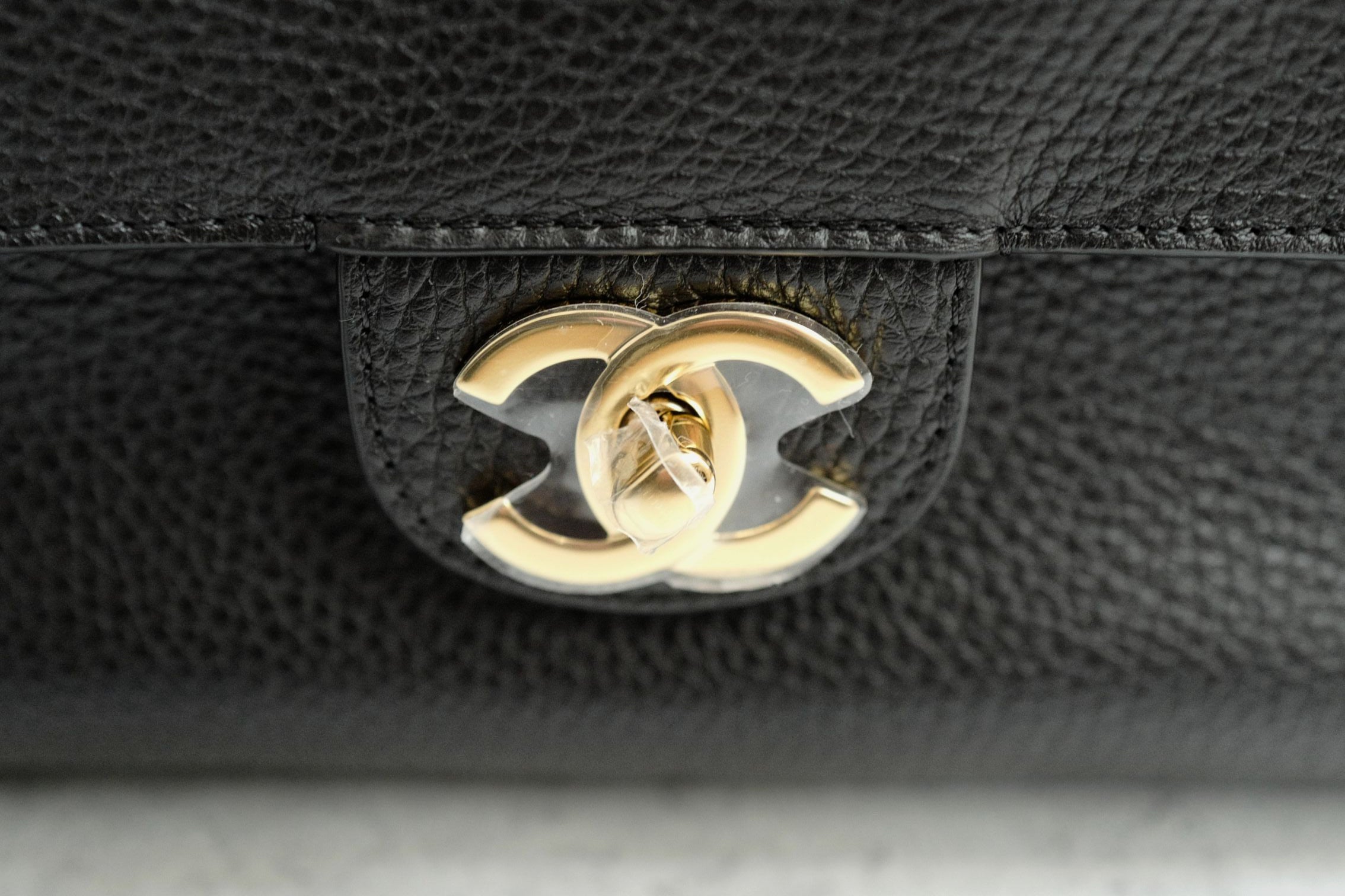 Chanel 26S Maxi 32 Flapbag "Matthieu Blazy" Black Grained Calfskin Gold Hardware