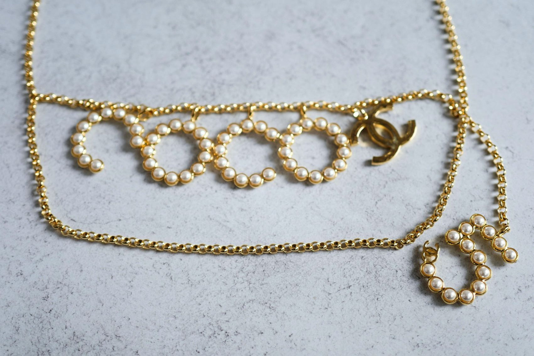 BNIB Chanel 24S Chain Belt with COCO & No 5 Pendant in Gold & Pearly White 85