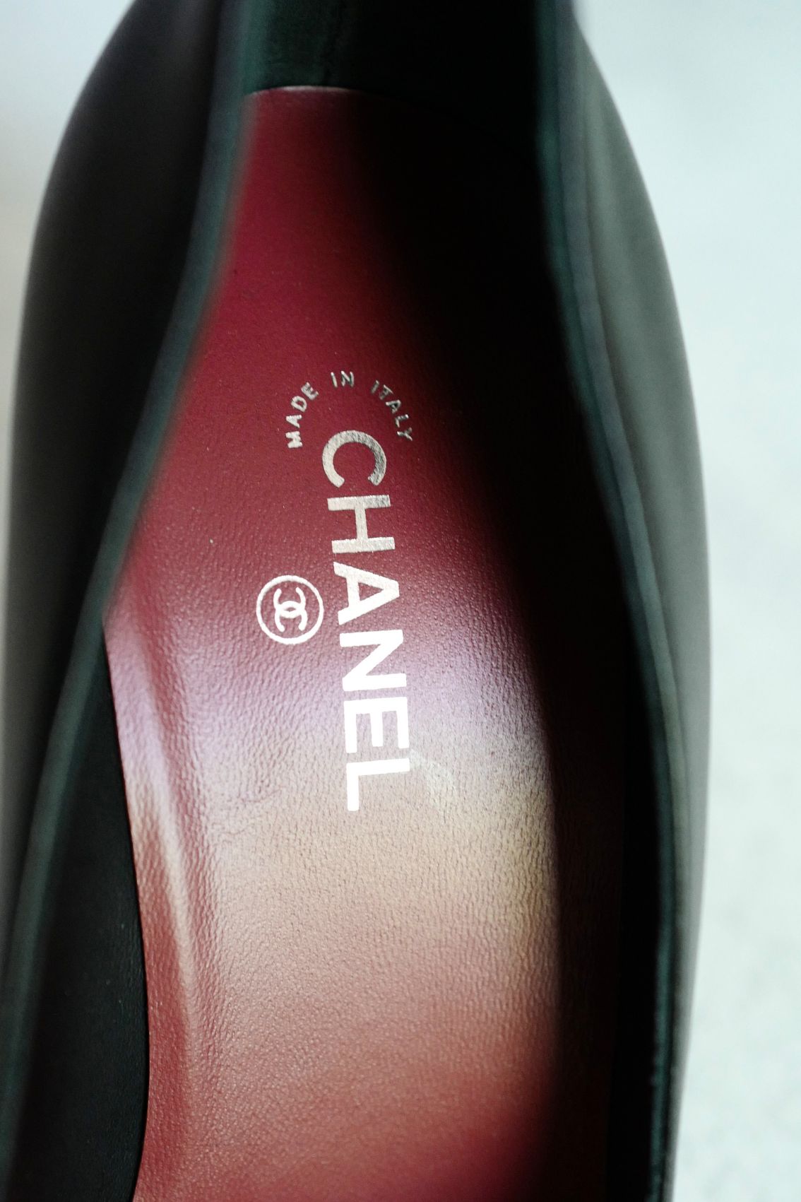 Chanel 26S Pumps Matthieu Blazy's Black/Green Lambskin Patent Calfskin Size 38c