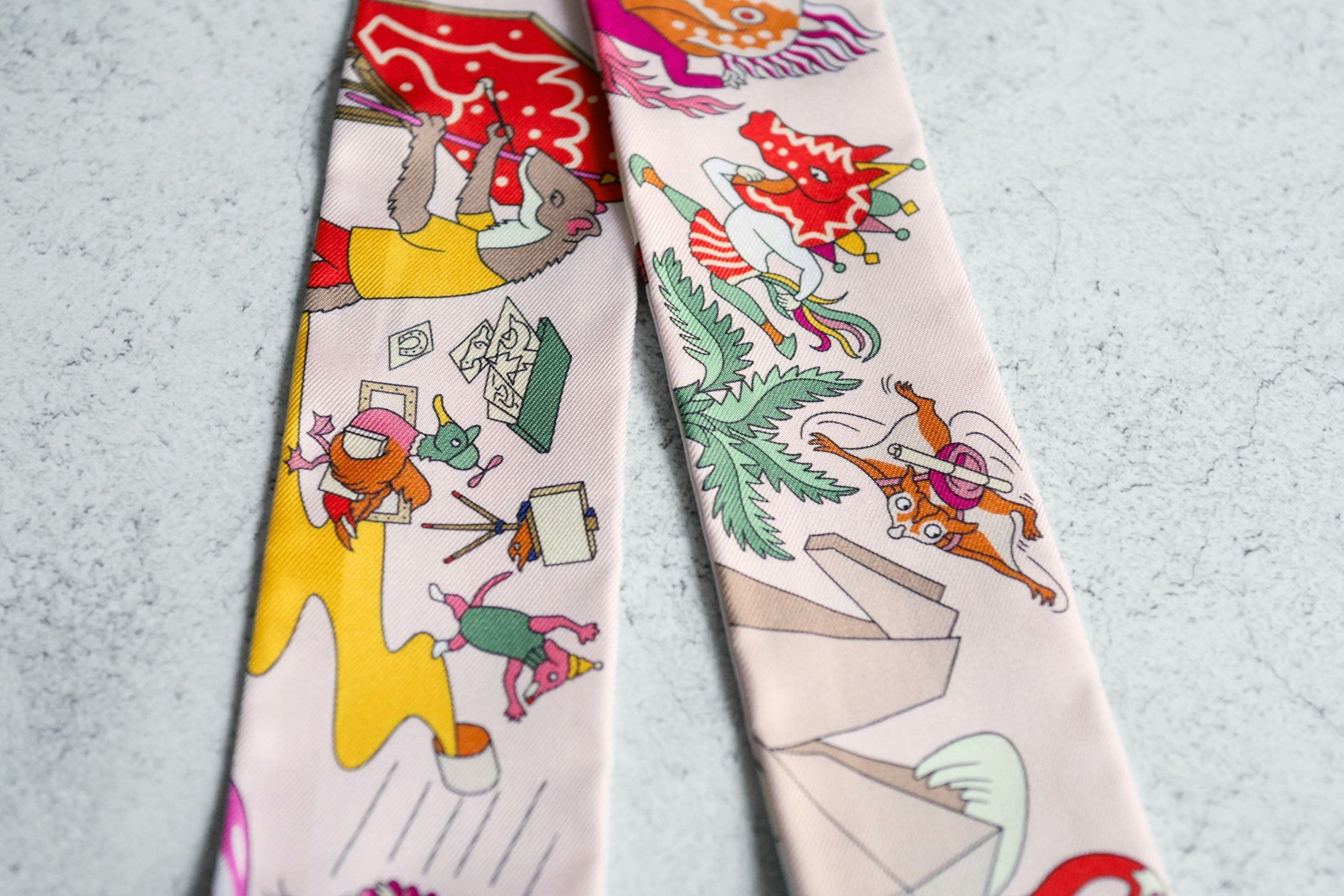 Hermès Academia Hippica Twilly Rose Nacre / Vert Amande / Multicolore 100% Silk