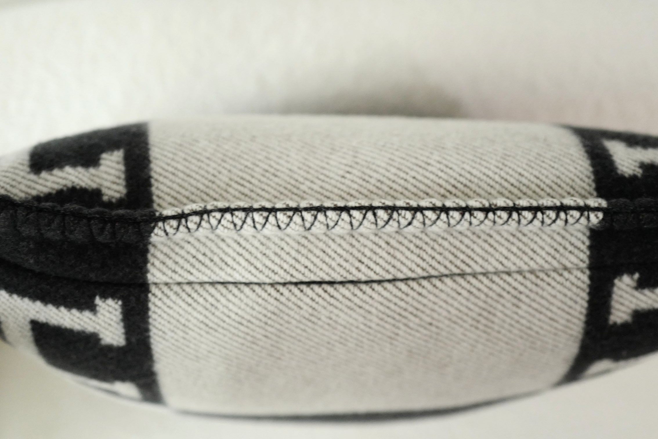 NEW Hermes Avalon Pillow Small Model Ecru Gris Foncé Jacquard Wool Cashmere