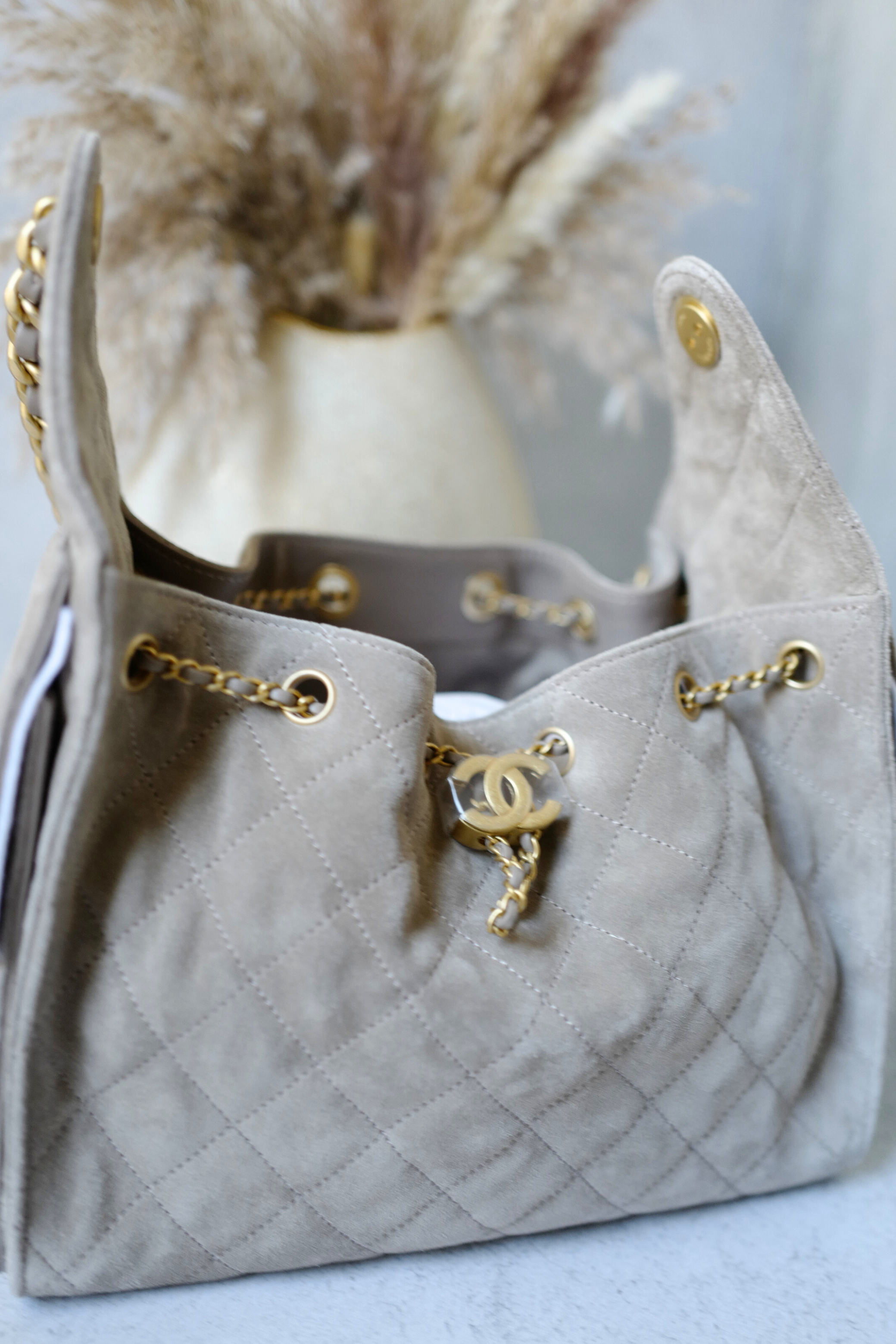 BNIB Chanel 25K Small Hobo Bag grey Suede with Gold Hardware