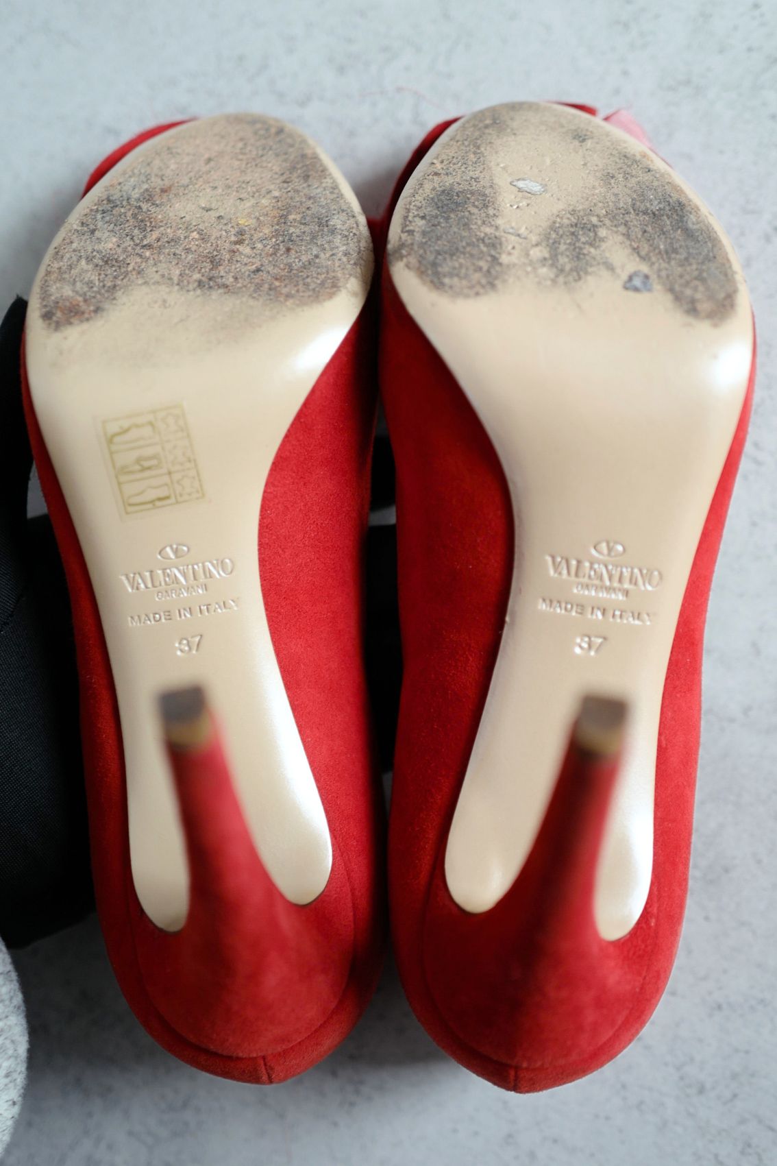 Preloved Valentino Heels Red Rose size 37 in Red