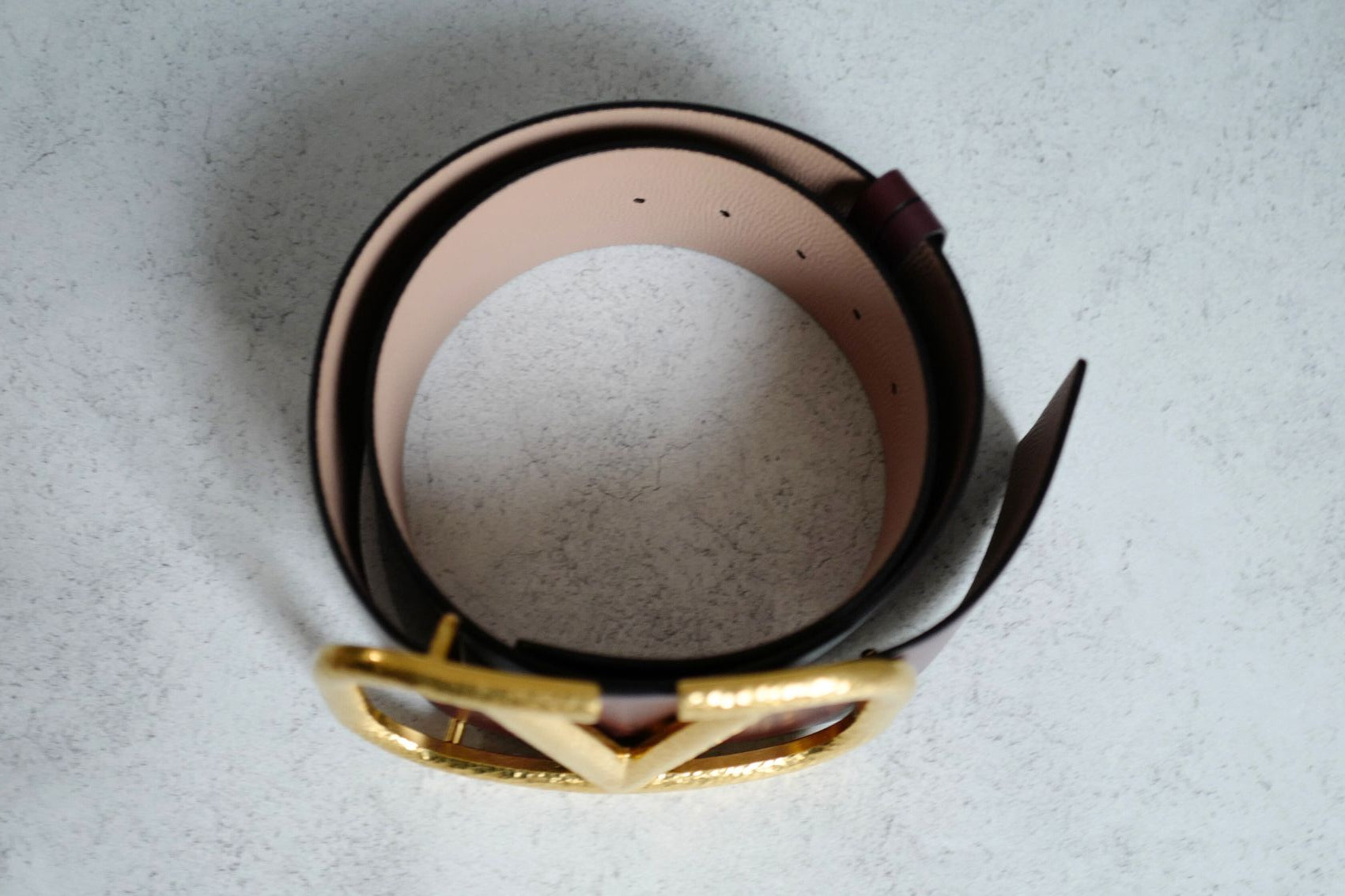 Valentino Vlogo Hammered Buckle Reversible Wide Signature Belt Burgundy/Blush