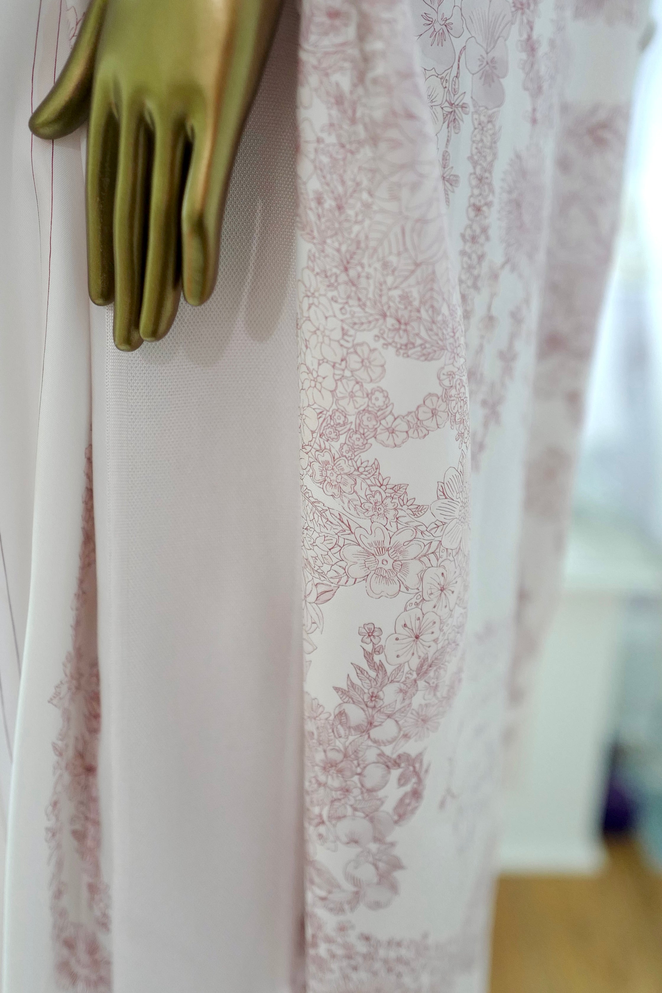 NEW Hermès "Brides de Gala en Fleurs" long-sleeve twillaine– Rose Pâle Pink- Size 34 $5K Retail