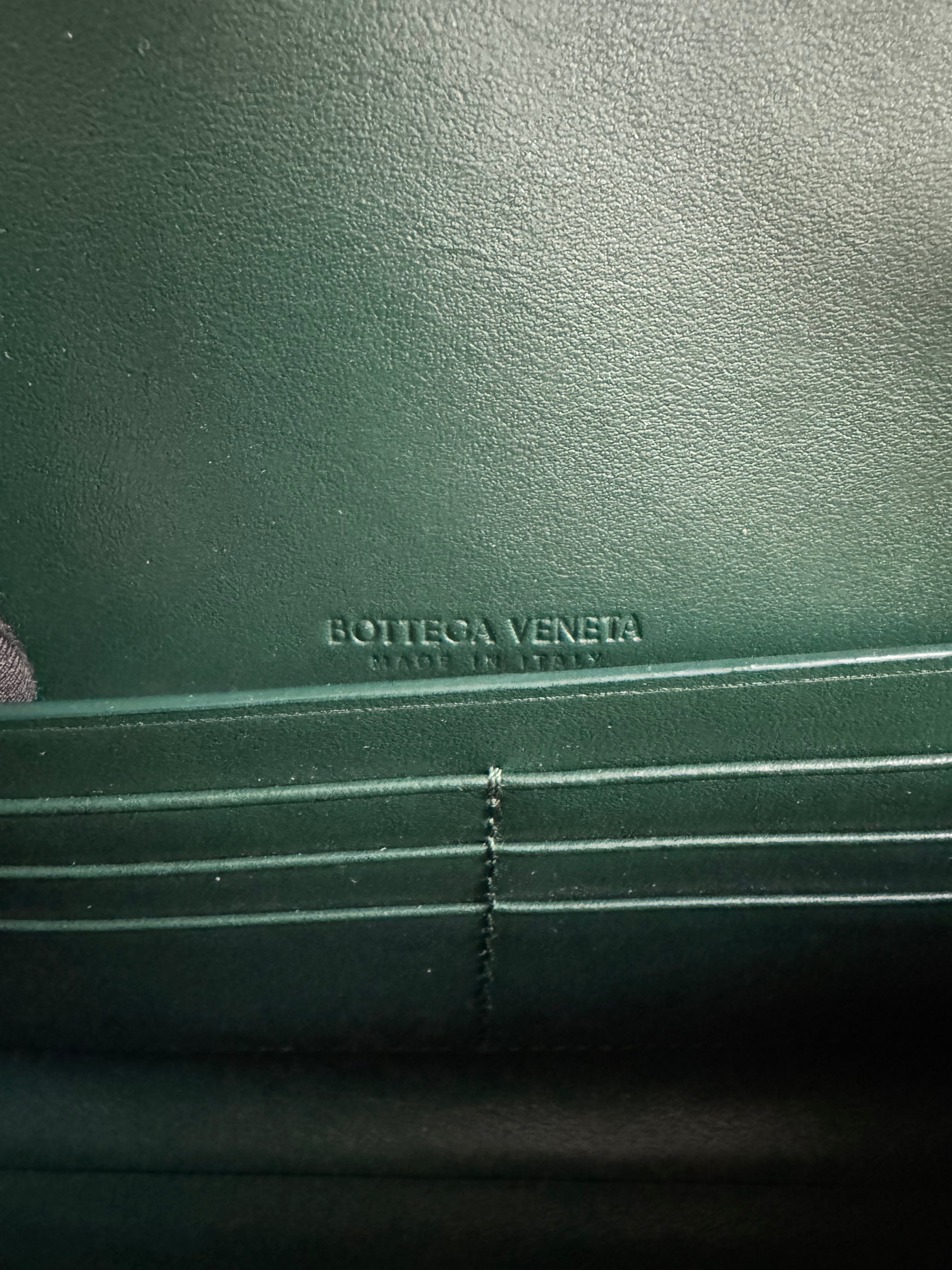 Bottega Veneta Andiamo Clutch Emerald Green NEW