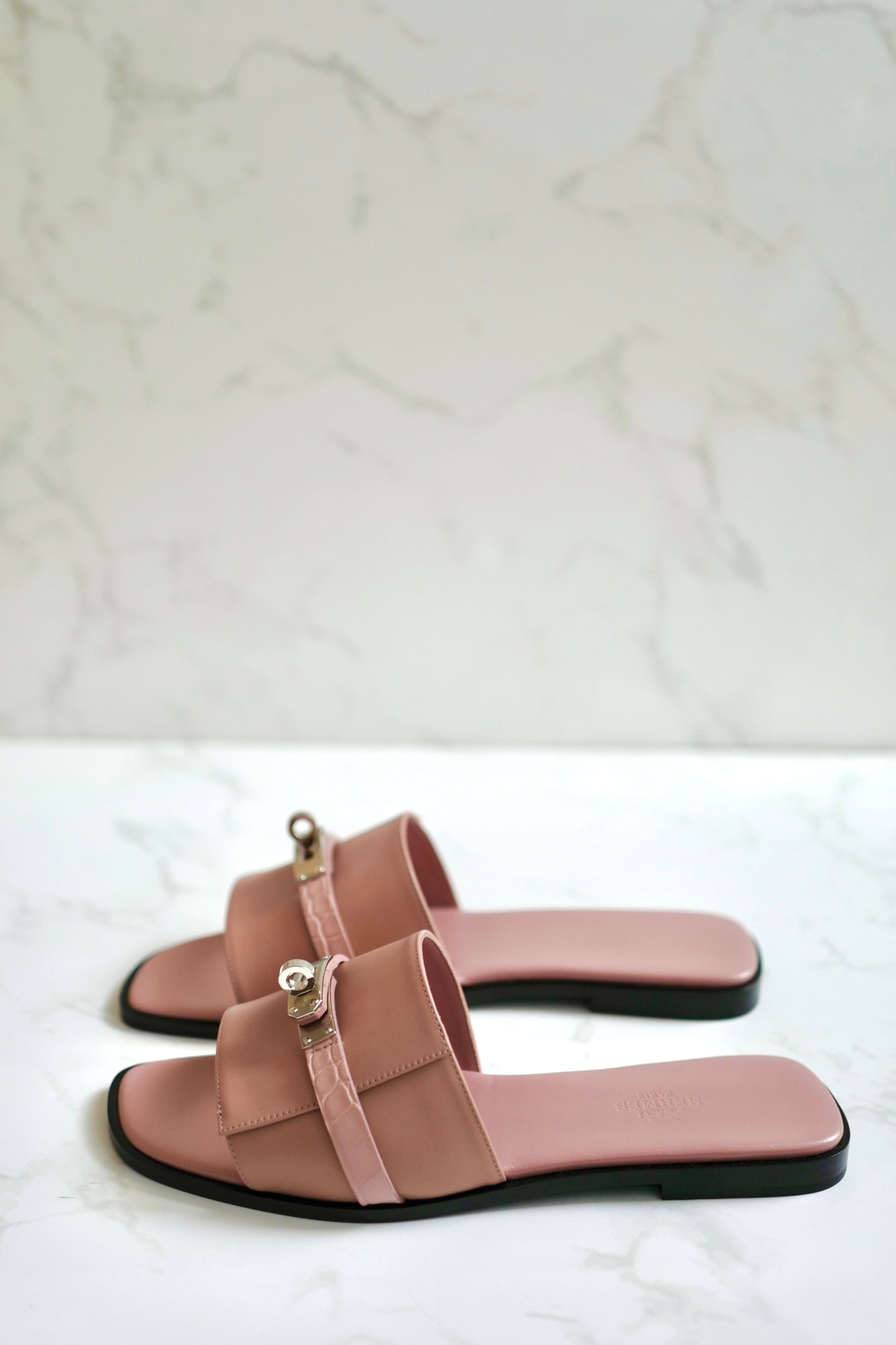 Brand New Hermès Giulia Sandal in Veau/Alli Mat Rose Aquarelle size 38.5