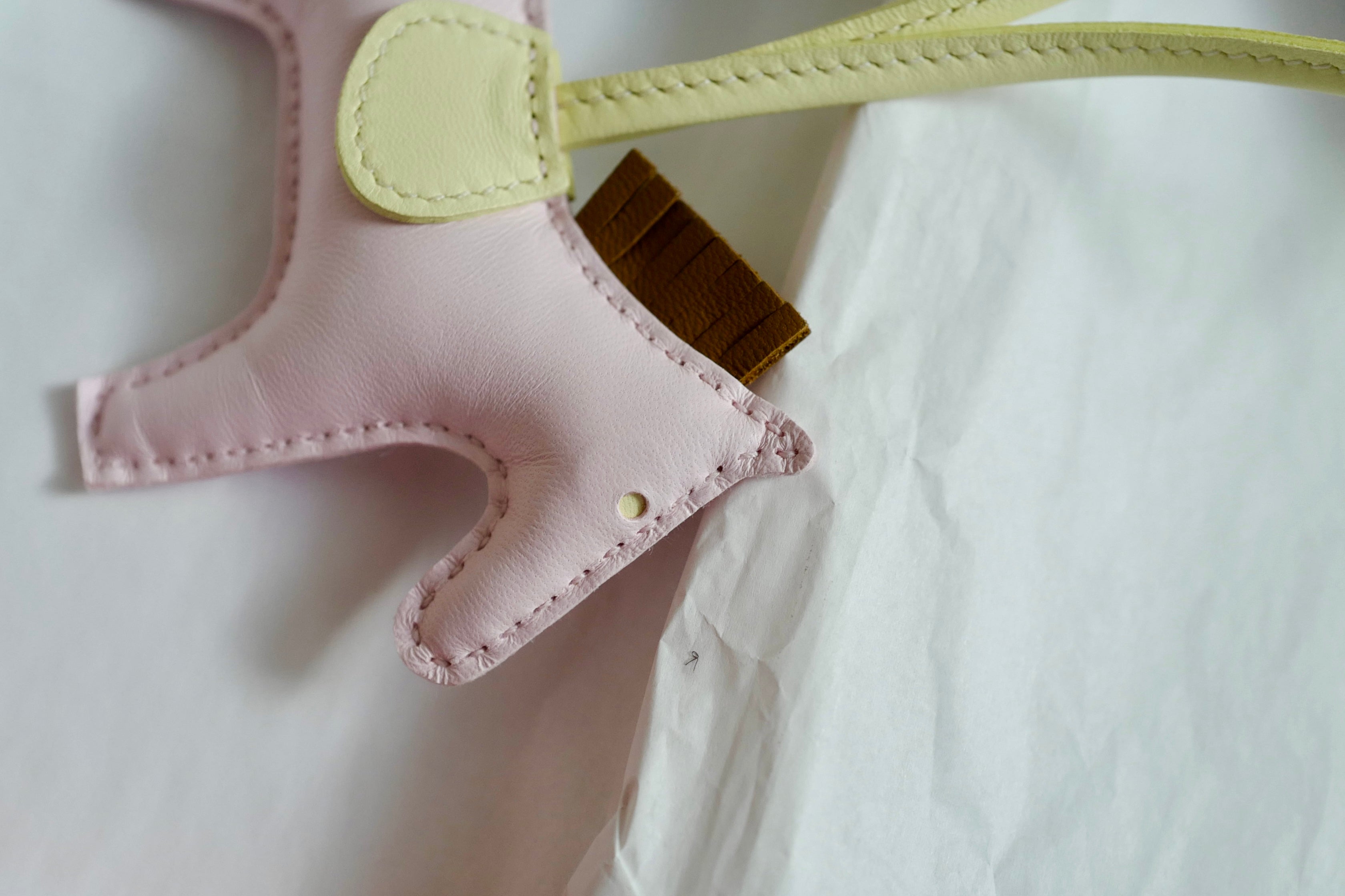 BNIB Hermes Rodeo PM Agneau Milo Rose Darling/Jaune Milton/Kraft
