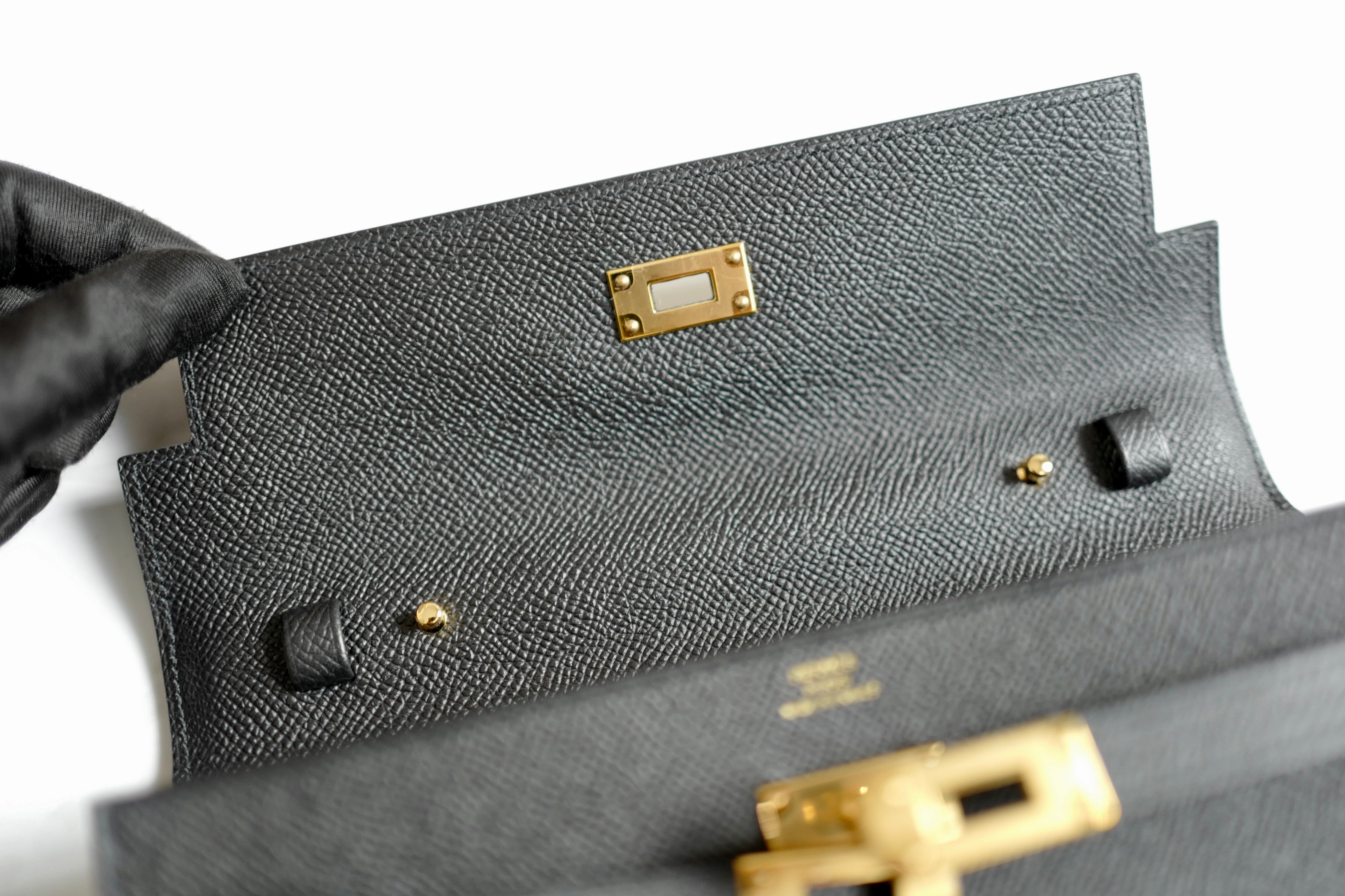 Hermes Sac Kelly To Go in Black Epsom Gold HW