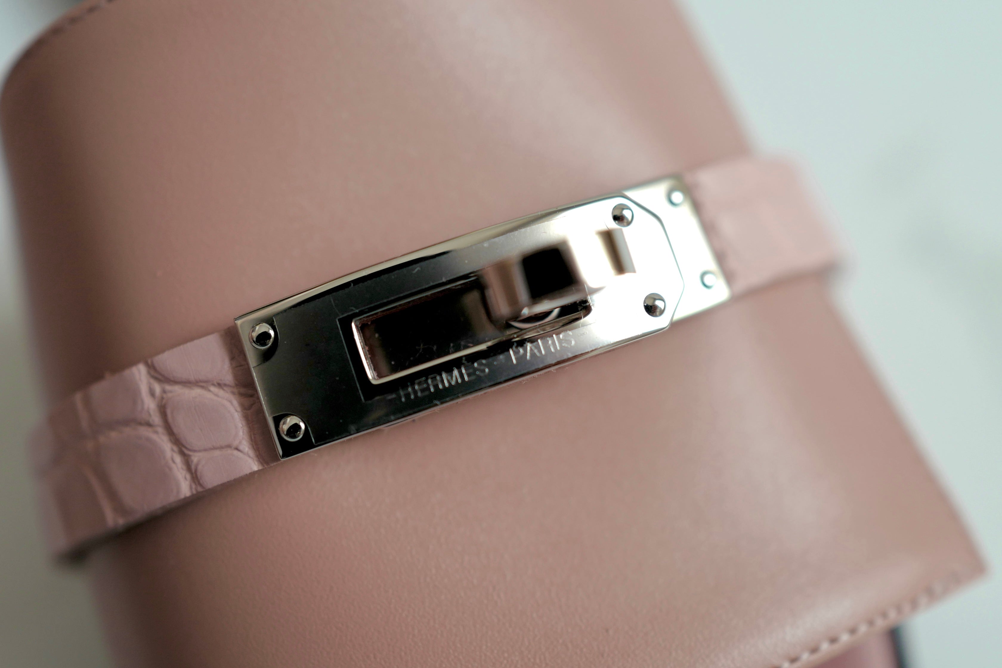 Brand New Hermès Giulia Sandal in Veau/Alli Mat Rose Aquarelle size 38.5