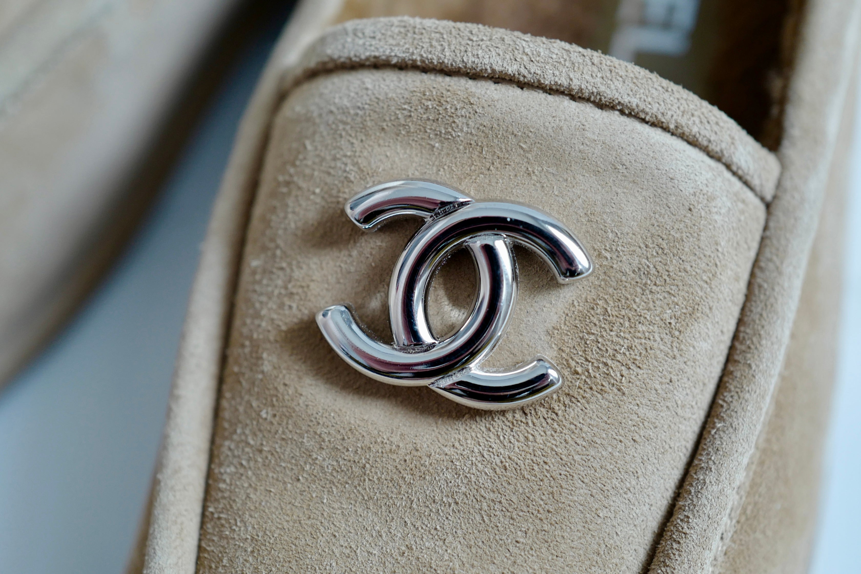 CHANEL 24K Shearling Lined Suede Calfskin CC Loafers Moccasins Shoes Size 38