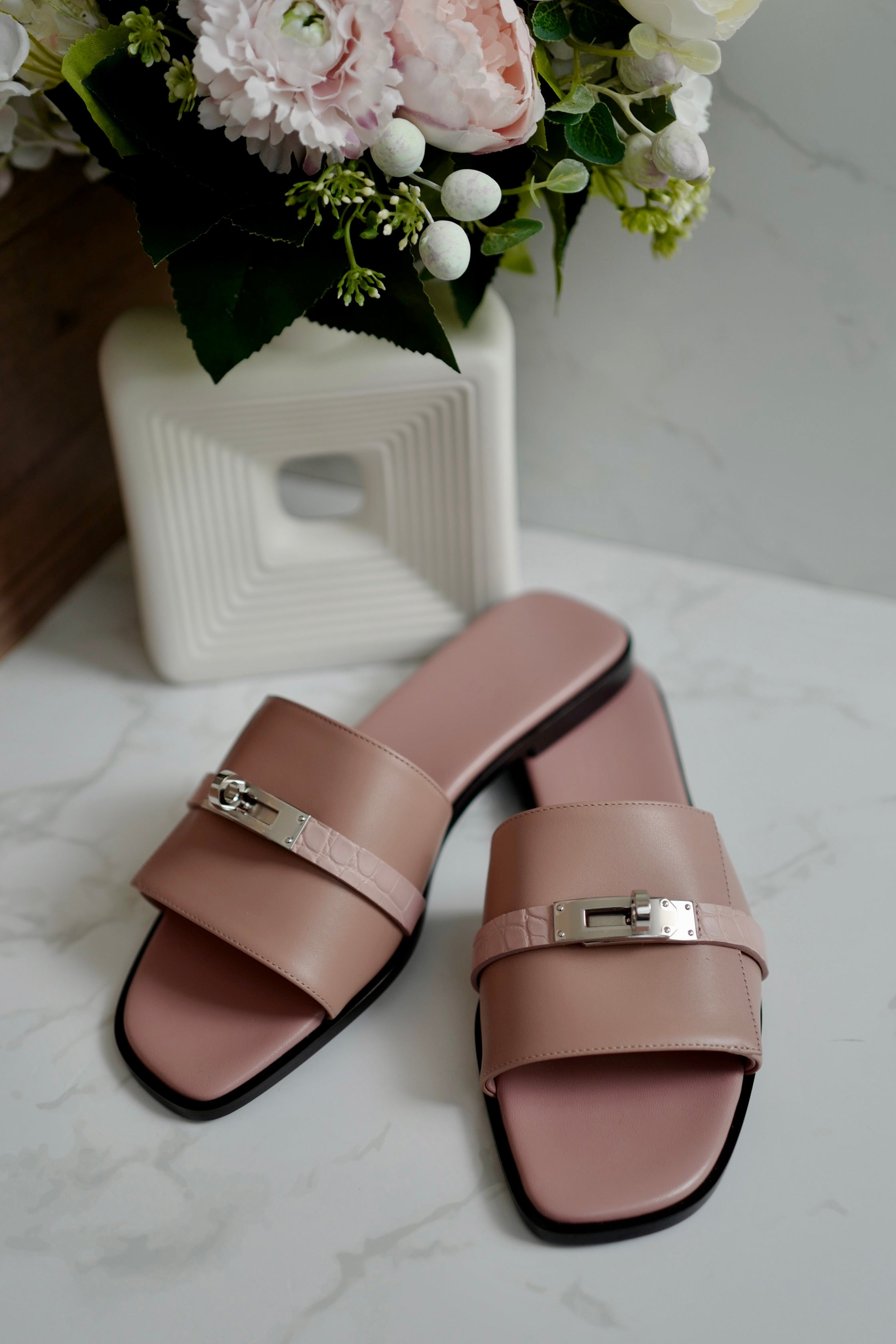 Brand New Hermès Giulia Sandal in Veau/Alli Mat Rose Aquarelle size 38.5