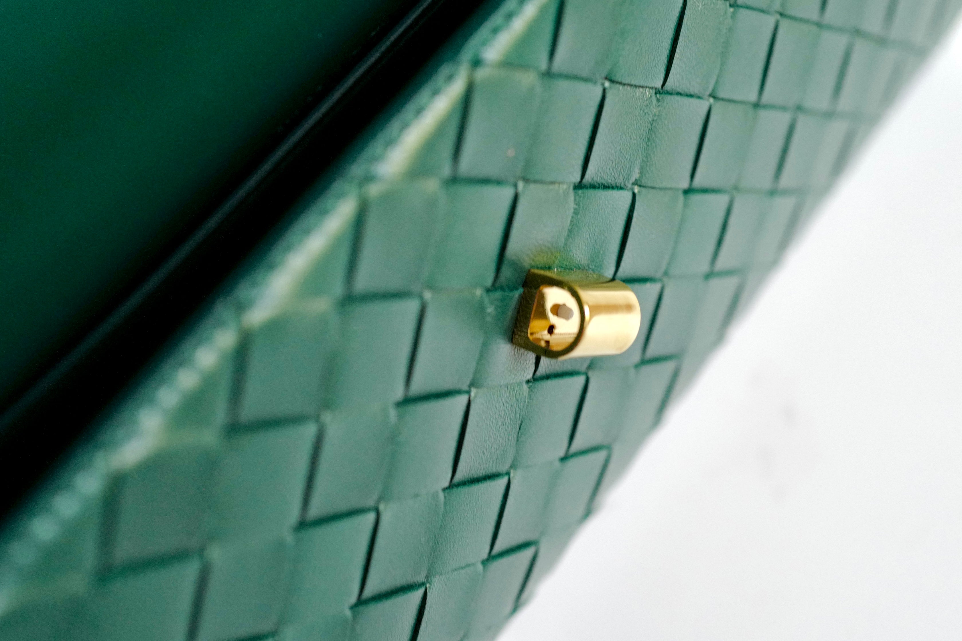Bottega Veneta Andiamo Clutch Emerald Green NEW